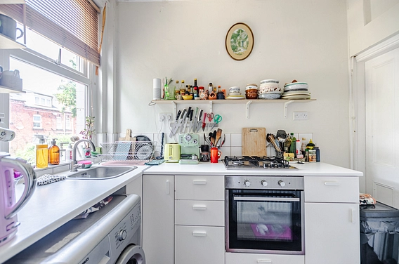 Hall Grove, Hyde Park, Leeds, LS6