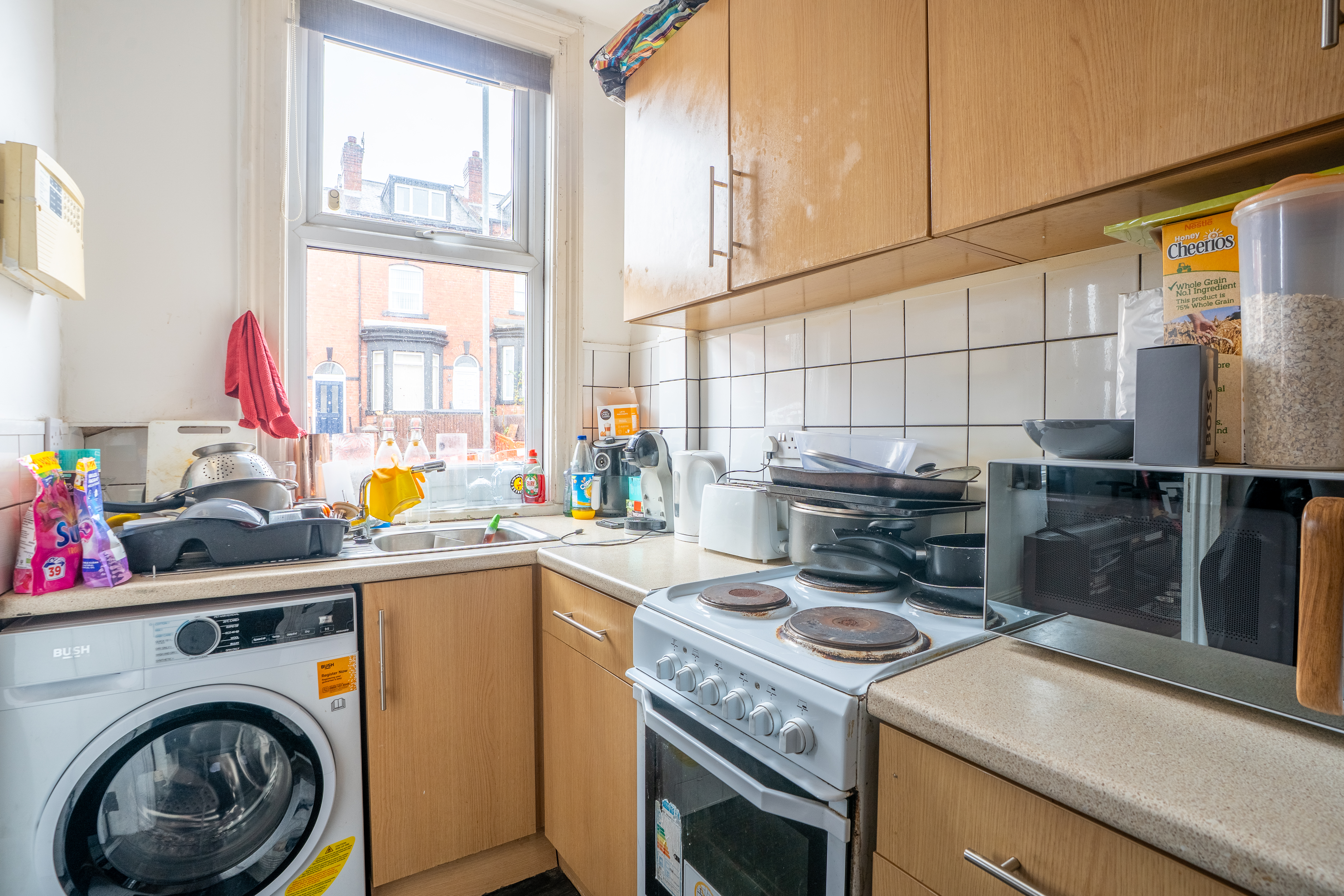 Barton View, Leeds, LS11 - Photo 4