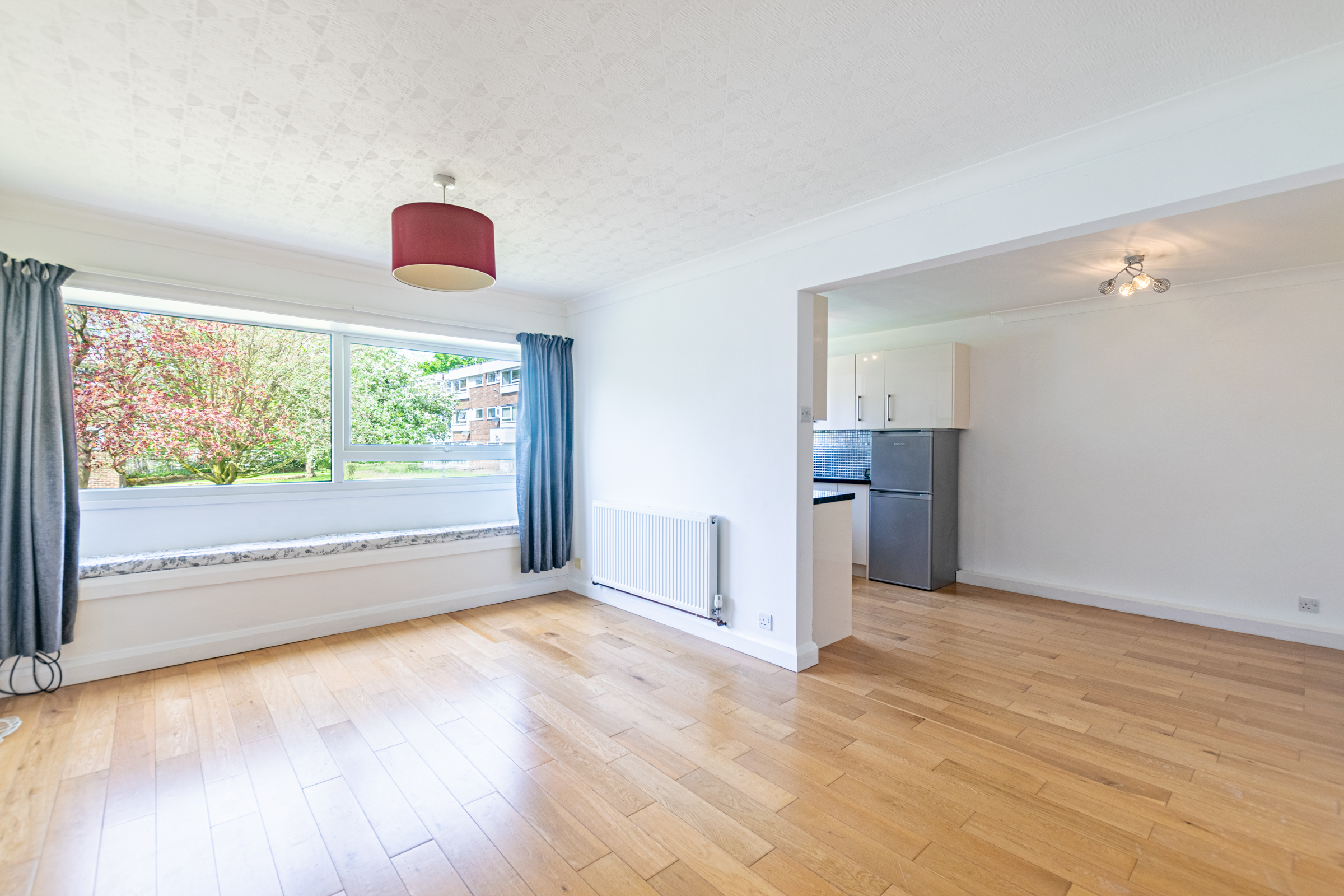 The Moorlands, West Yorkshire, Leeds, LS17 - Photo 2