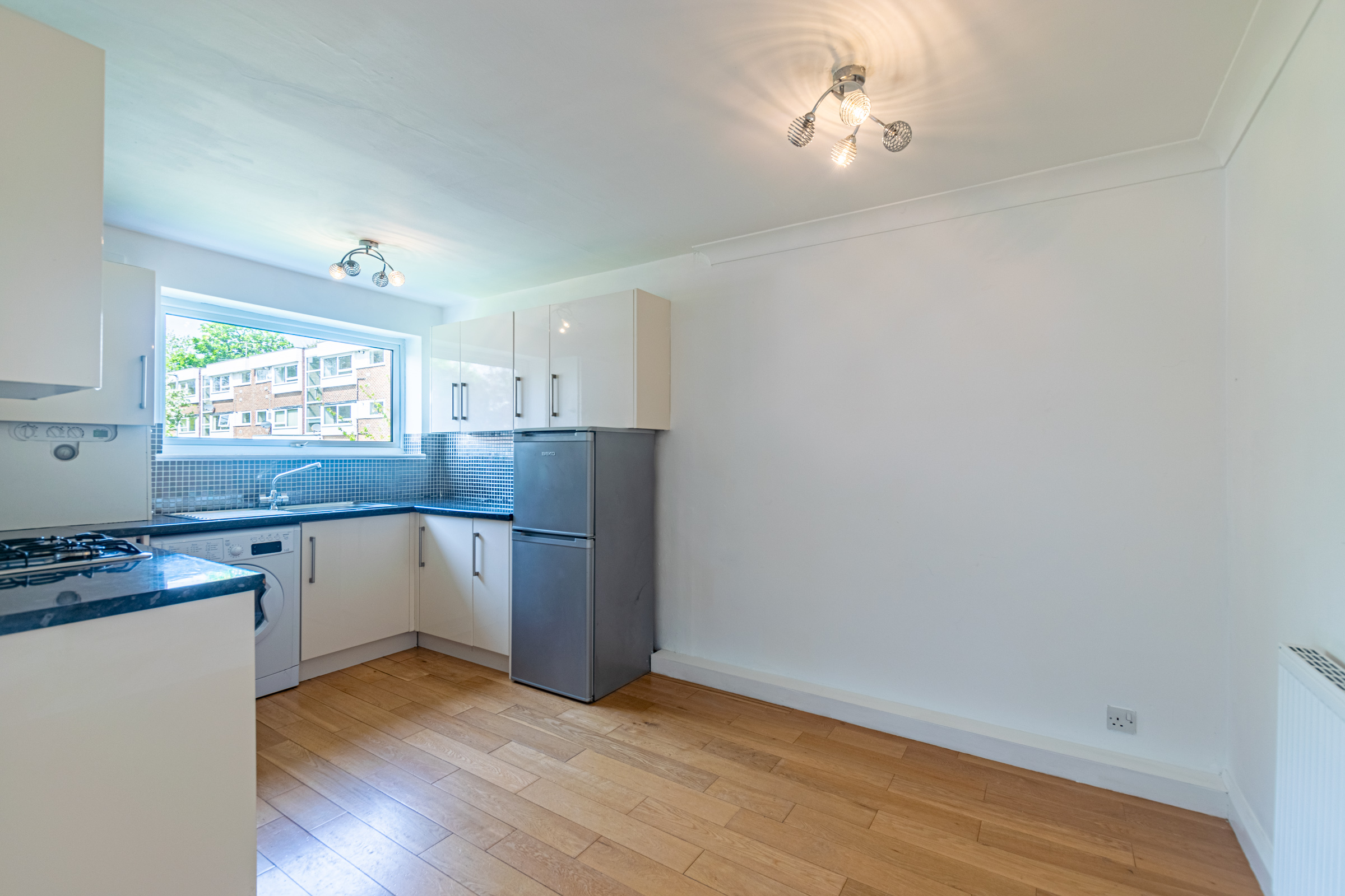 The Moorlands, West Yorkshire, Leeds, LS17 - Photo 5