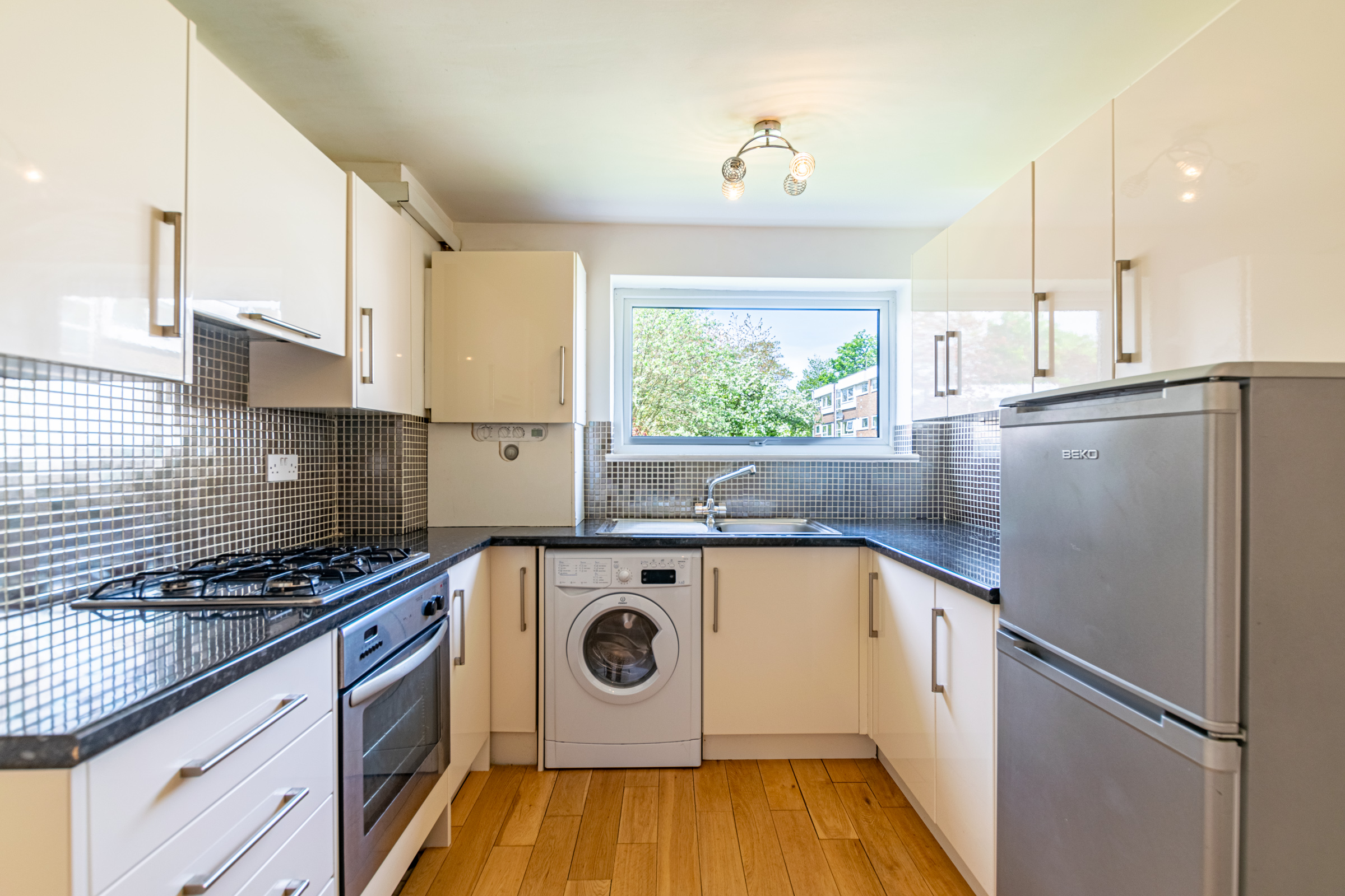 The Moorlands, West Yorkshire, Leeds, LS17 - Photo 6