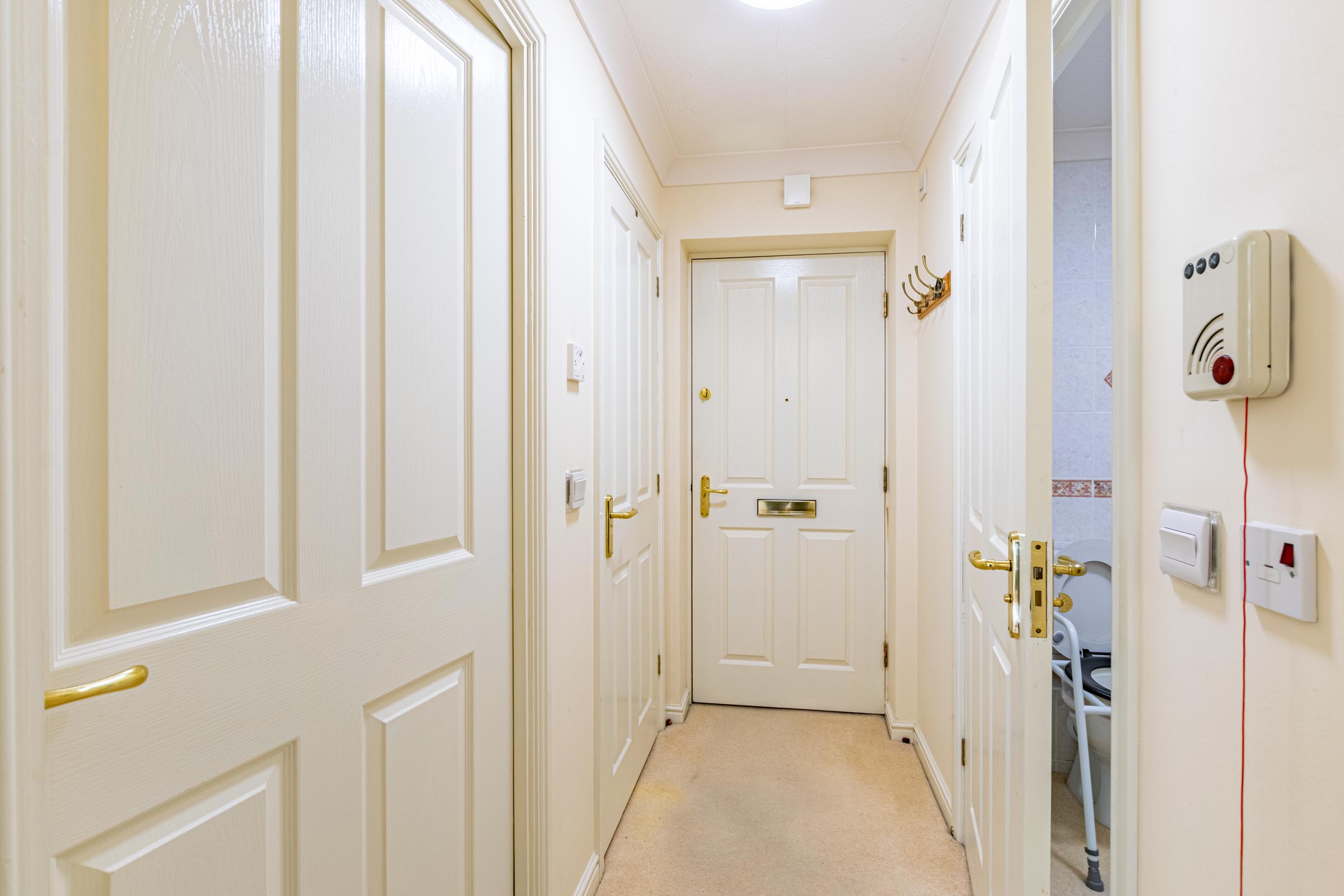 Rosewood Court, Park Avenue, Roundhay, Leeds, LS8 - Photo 10