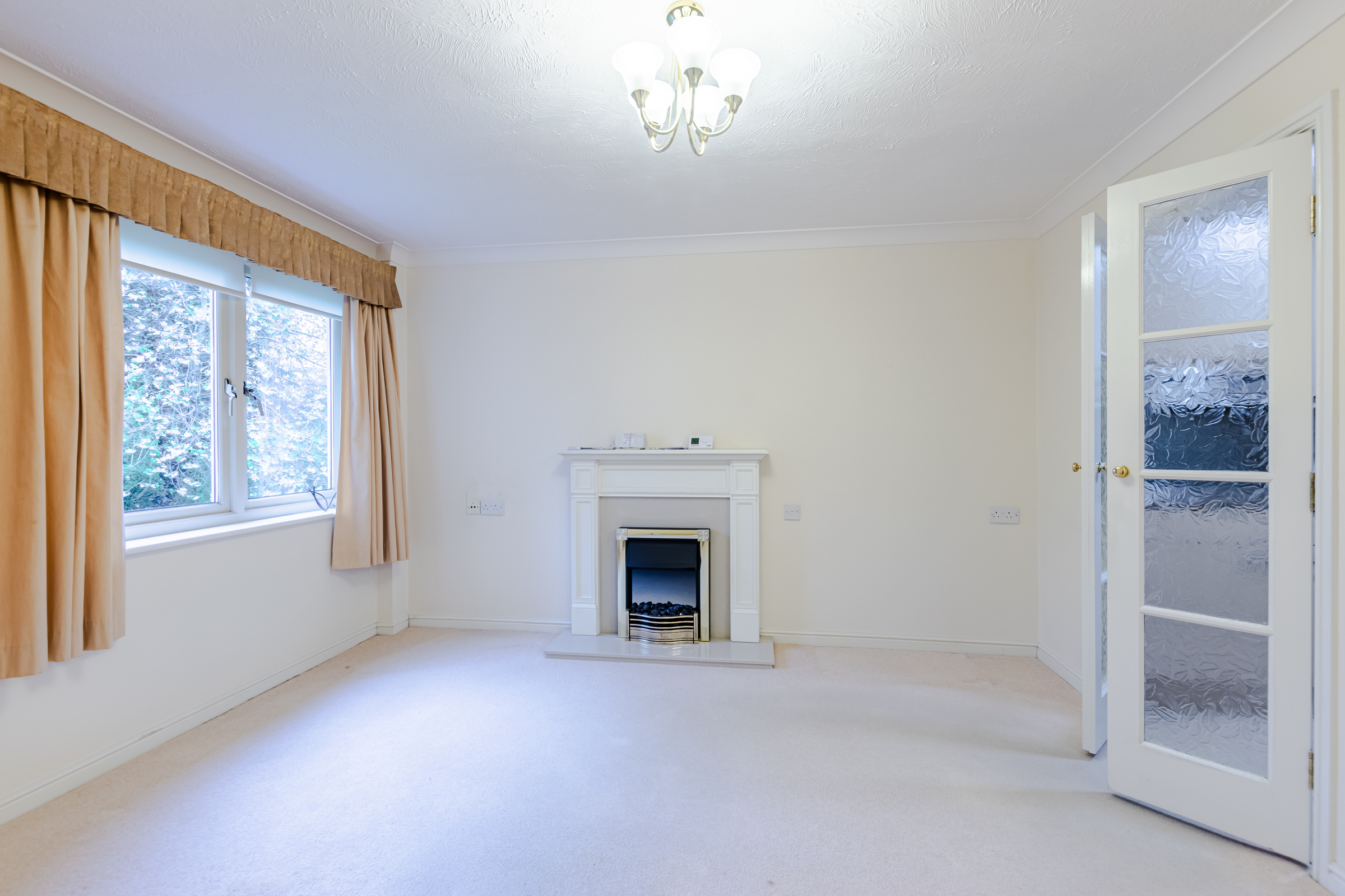 Rosewood Court, Park Avenue, Roundhay, Leeds, LS8 - Photo 2