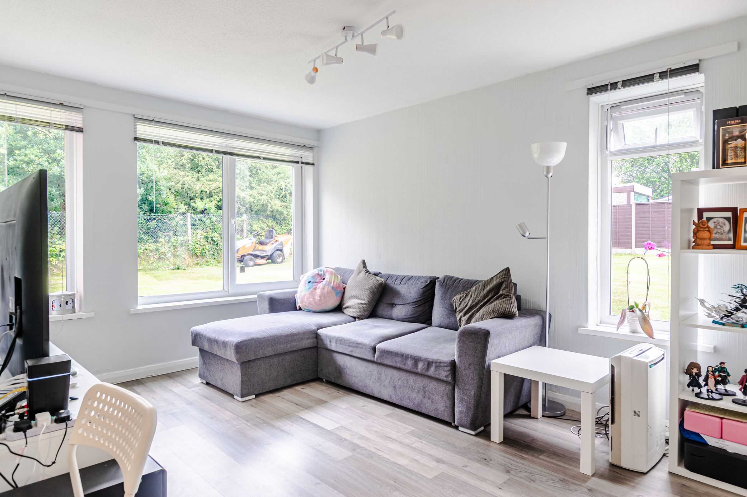 Blackmoor Court, Leeds, LS17 - Photo 3