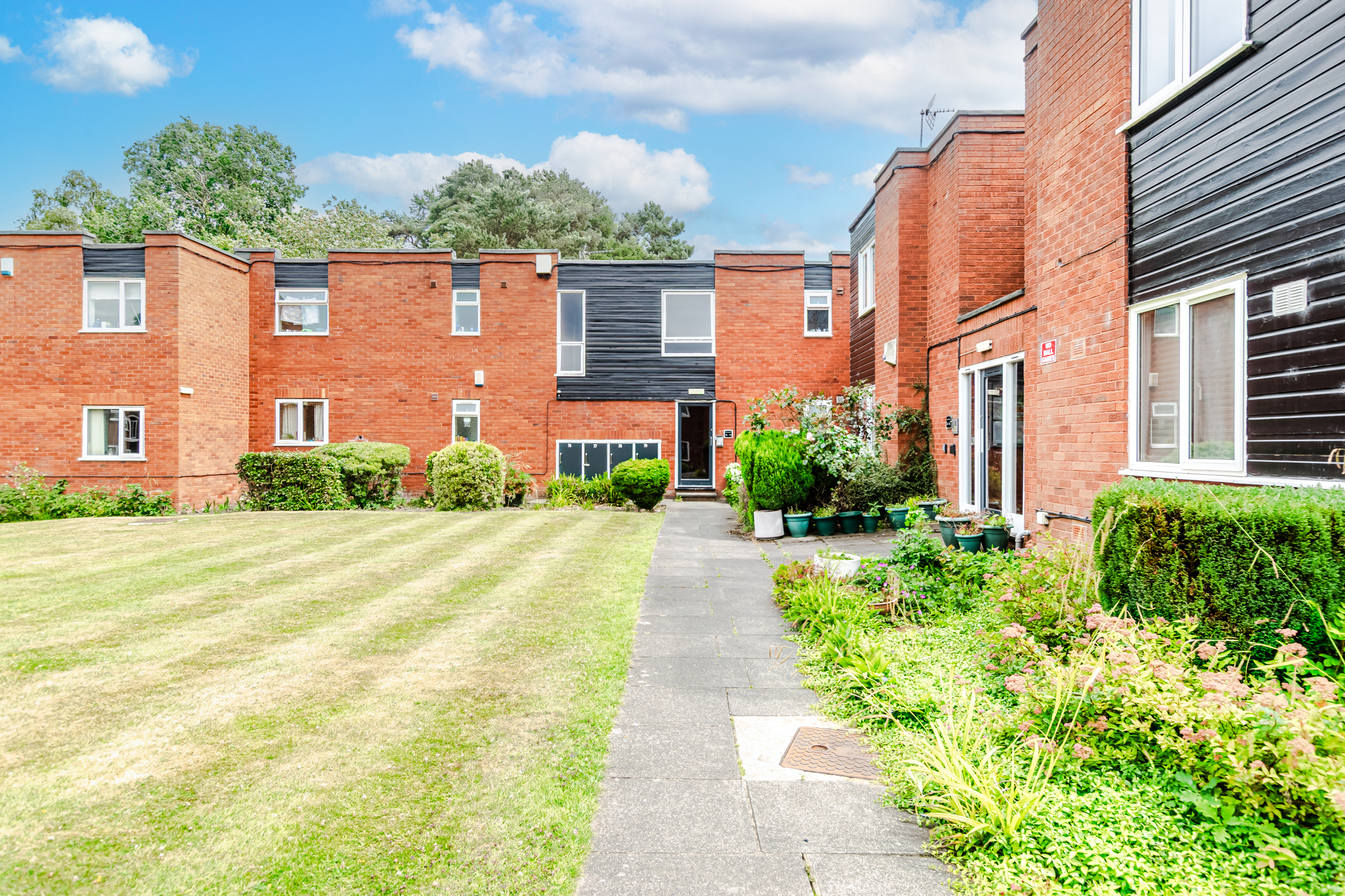 Blackmoor Court, Leeds, LS17 - Photo 14