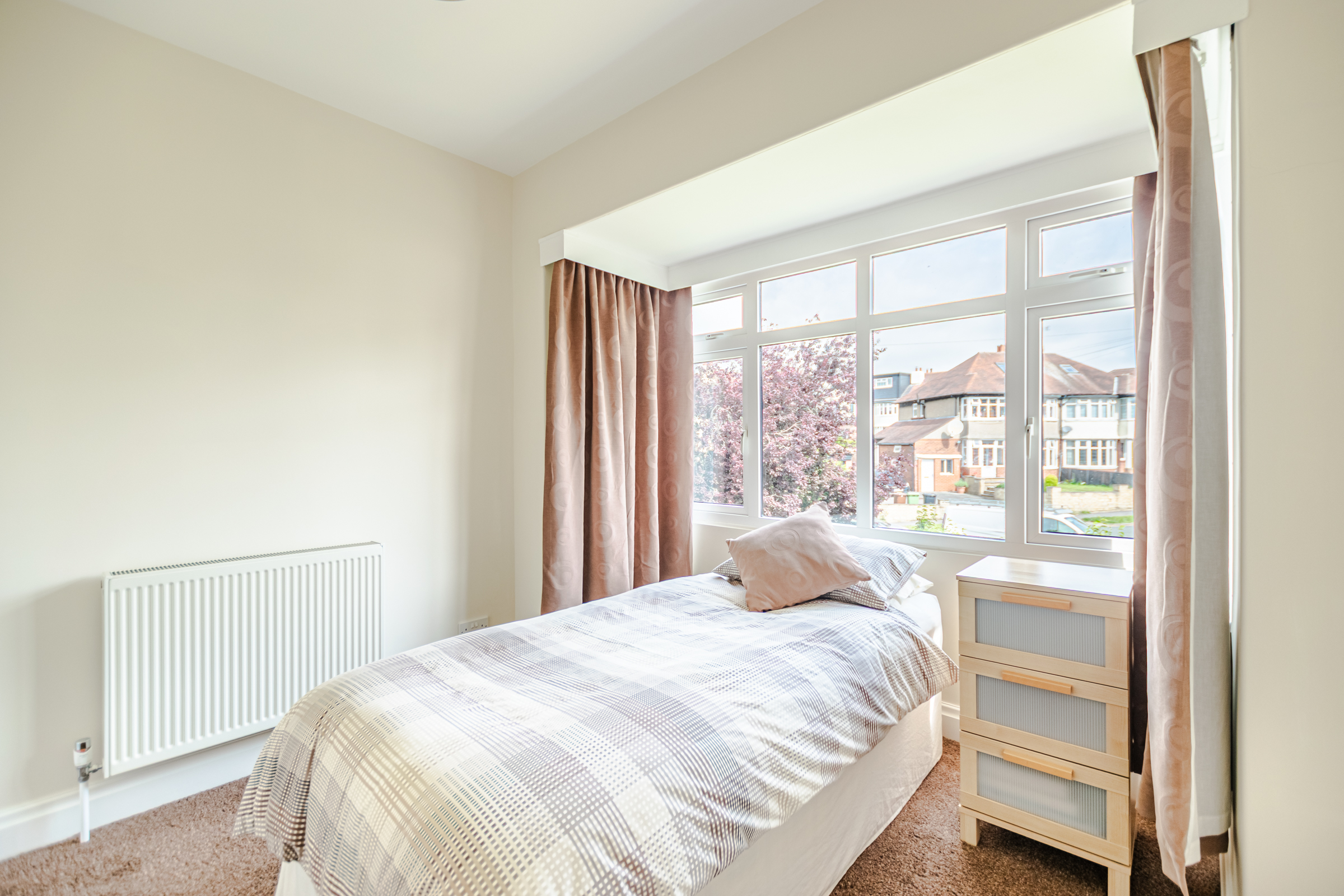 Falkland Gardens, Leeds, LS17 - Photo 25