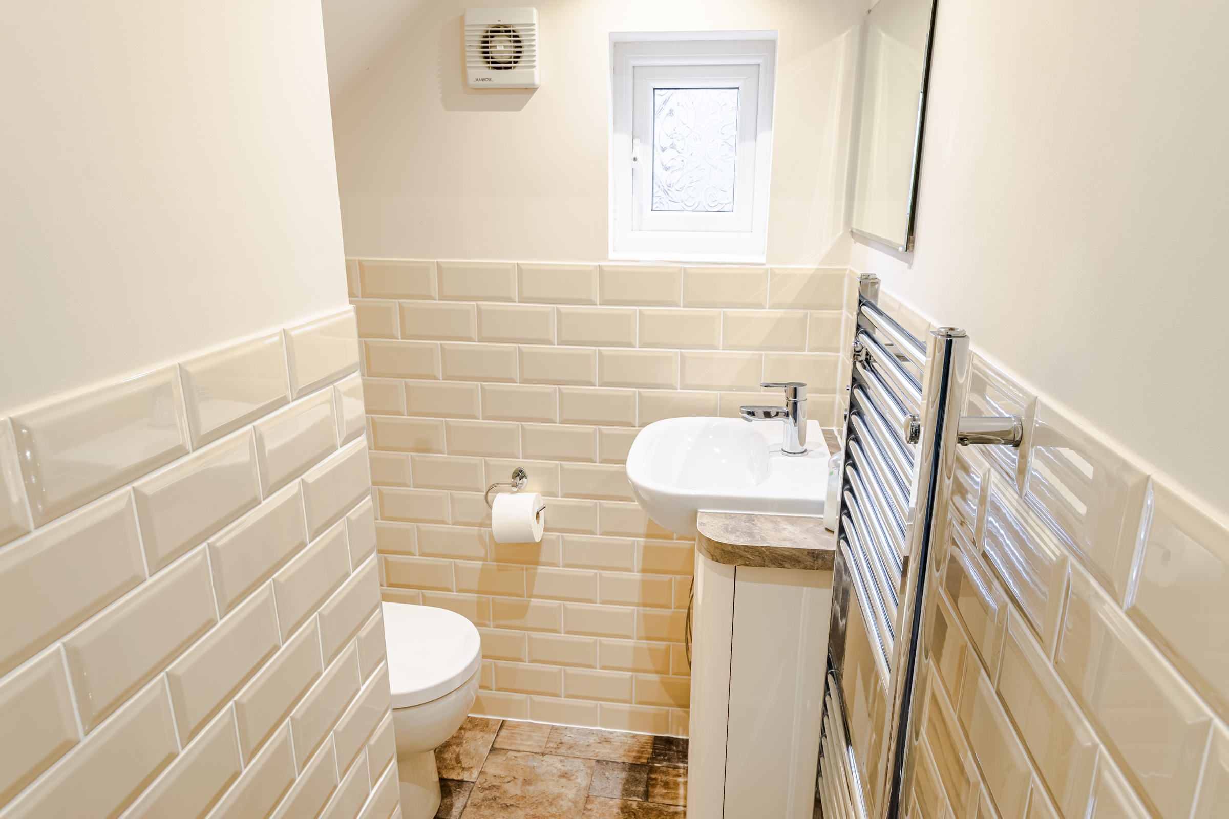 Falkland Gardens, Leeds, LS17 - Photo 19