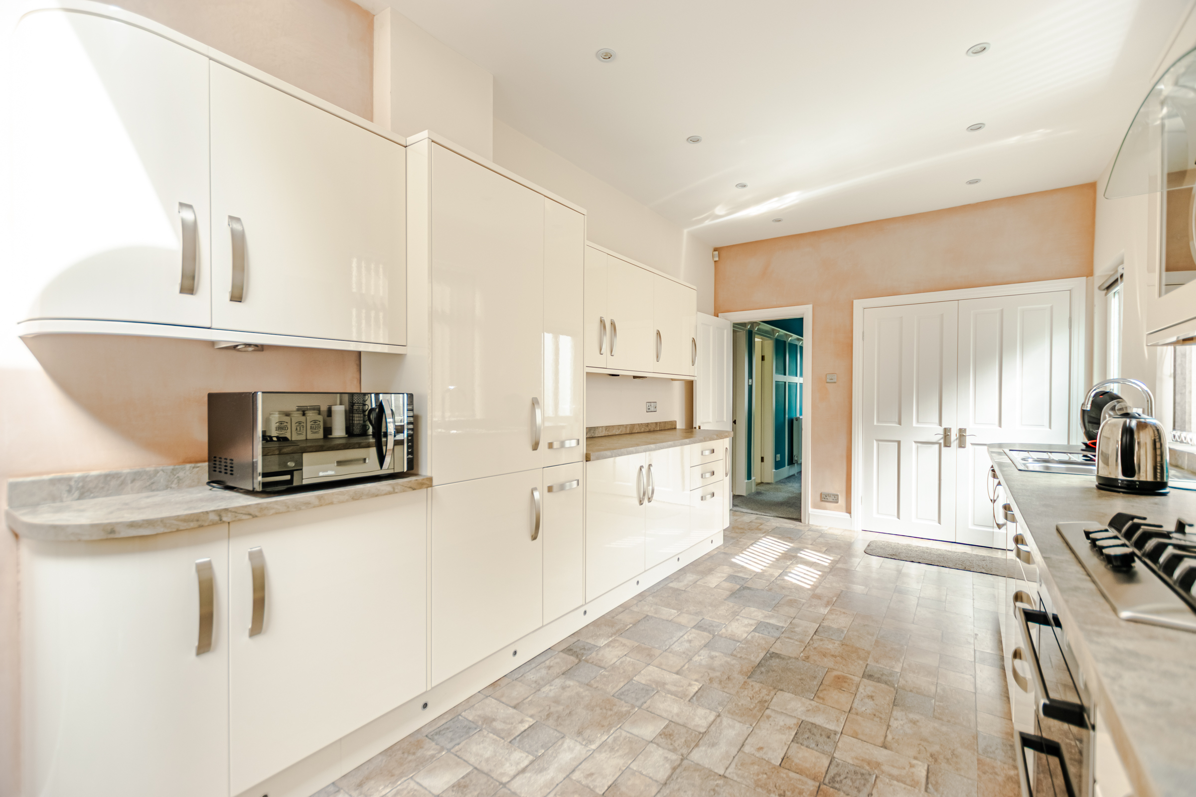 Falkland Gardens, Leeds, LS17 - Photo 8