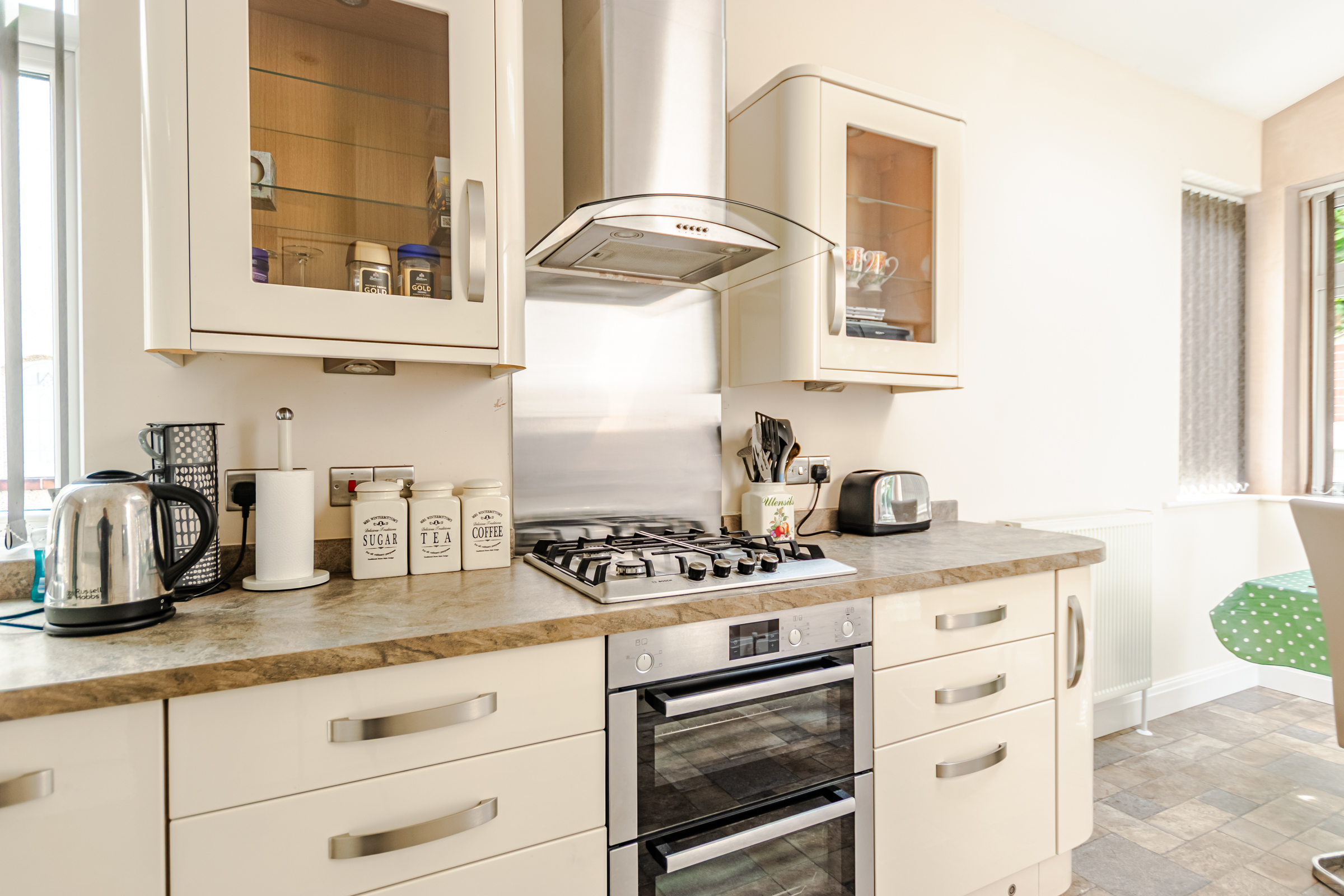 Falkland Gardens, Leeds, LS17 - Photo 12