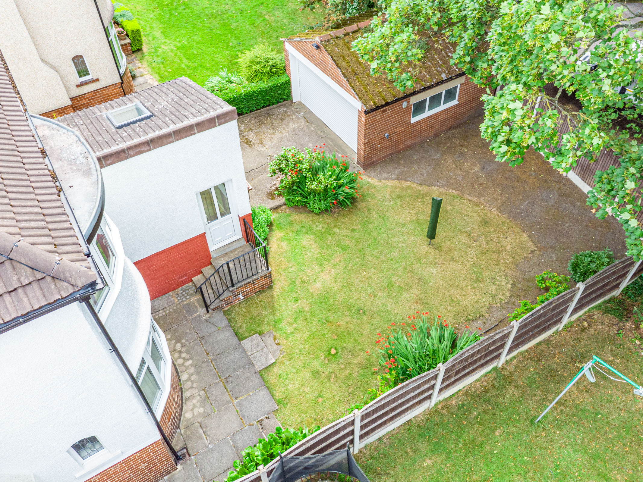 Falkland Gardens, Leeds, LS17 - Photo 34