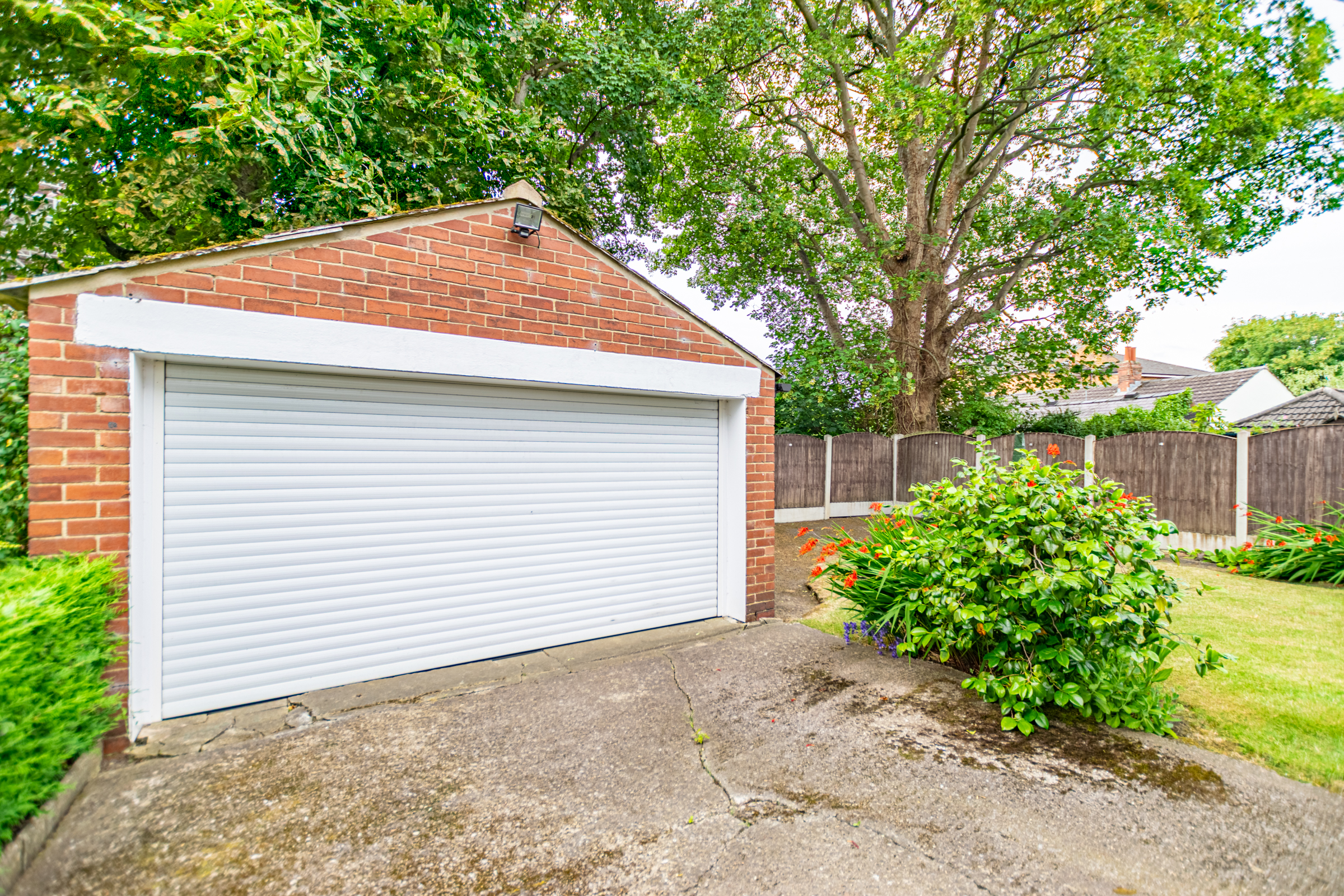 Falkland Gardens, Leeds, LS17 - Photo 36