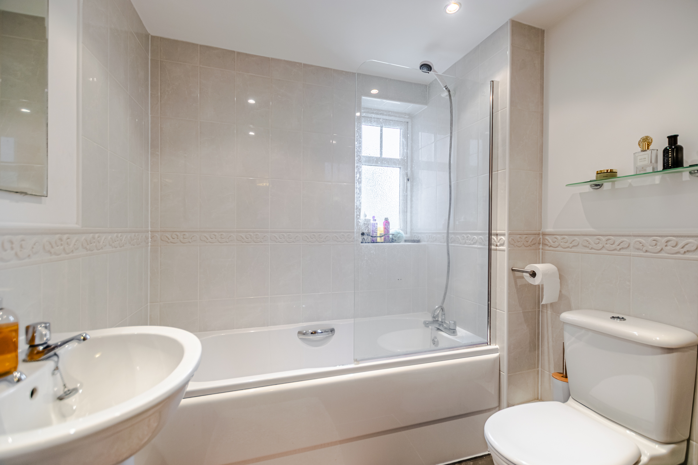 Brackenhurst Drive, Moortown, Leeds, LS17 - Photo 14