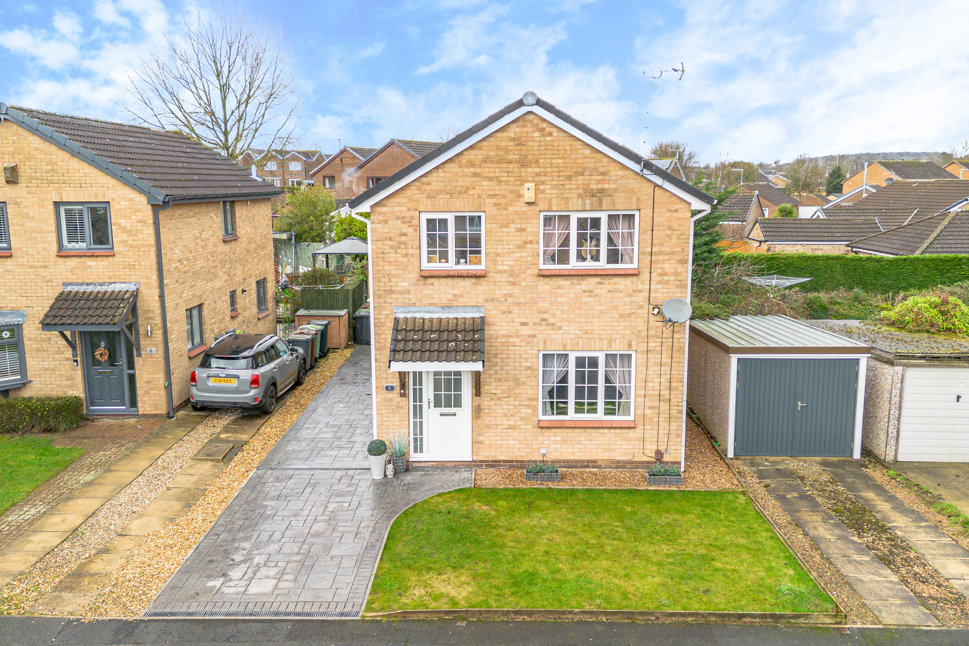 Aylesford Mount, Leeds, LS15 - Photo 1