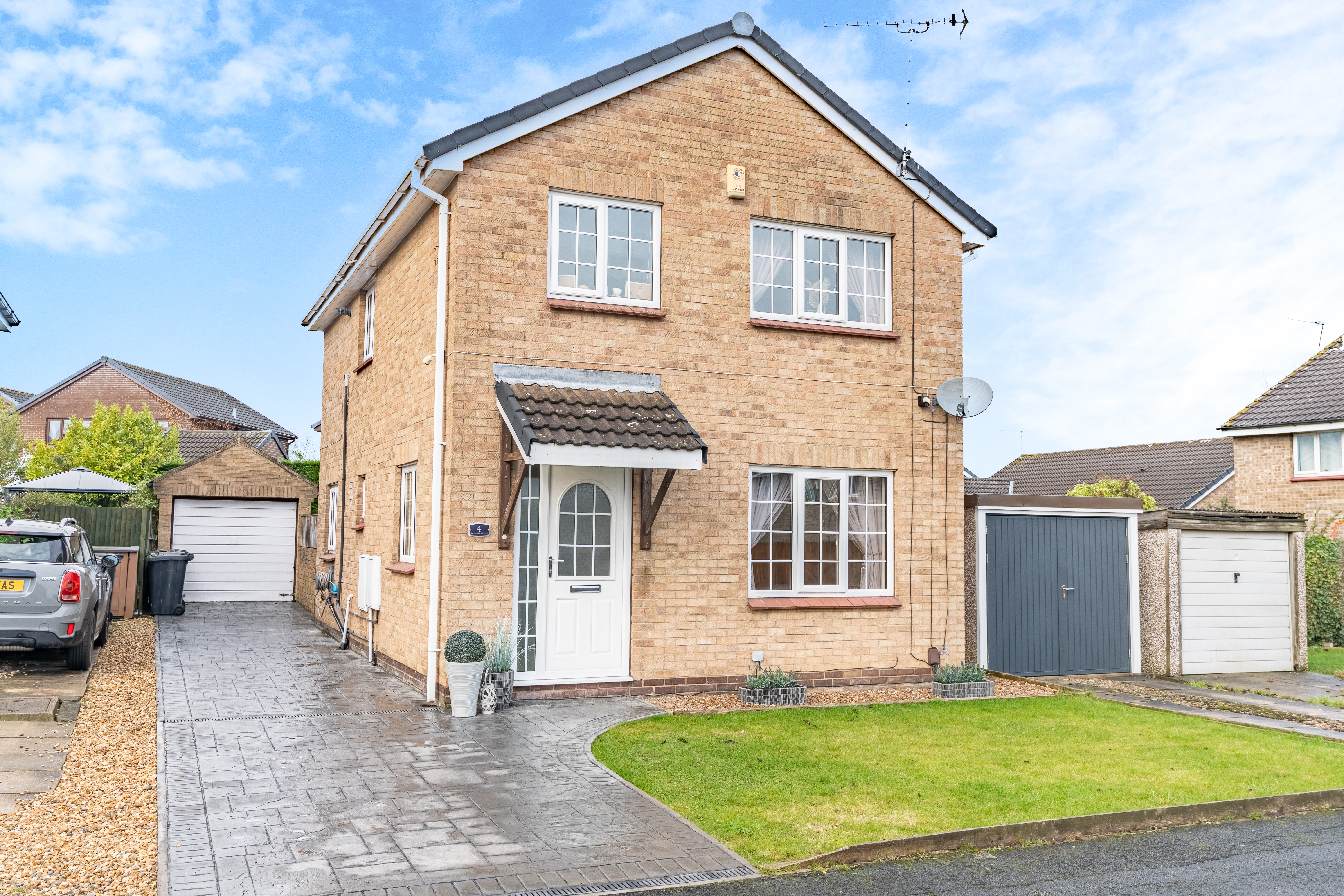Aylesford Mount, Leeds, LS15 - Photo 2