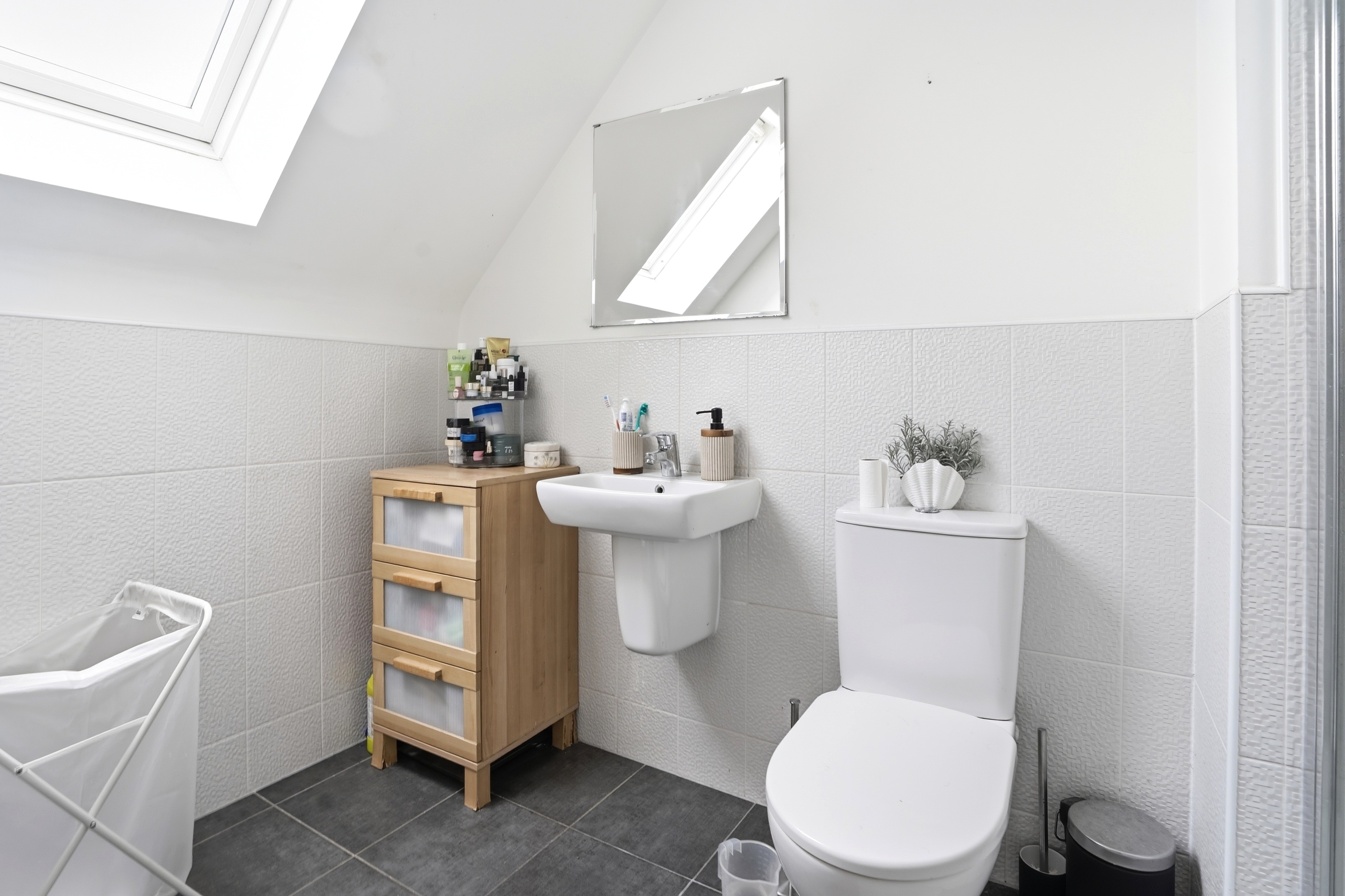 Yew Road, Whinmoor, Leeds, LS14 - Photo 12