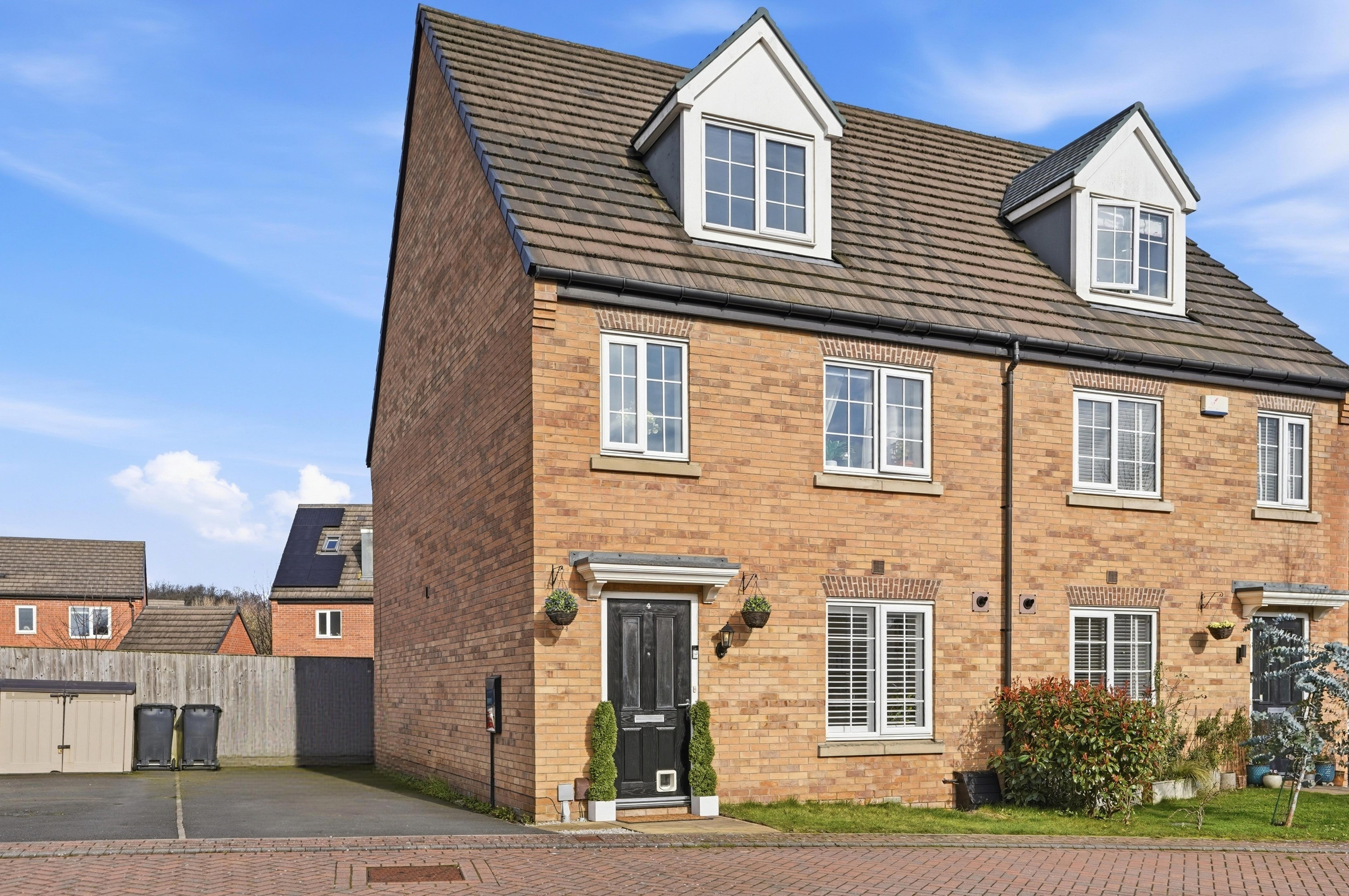 Yew Road, Whinmoor, Leeds, LS14 - Photo 1