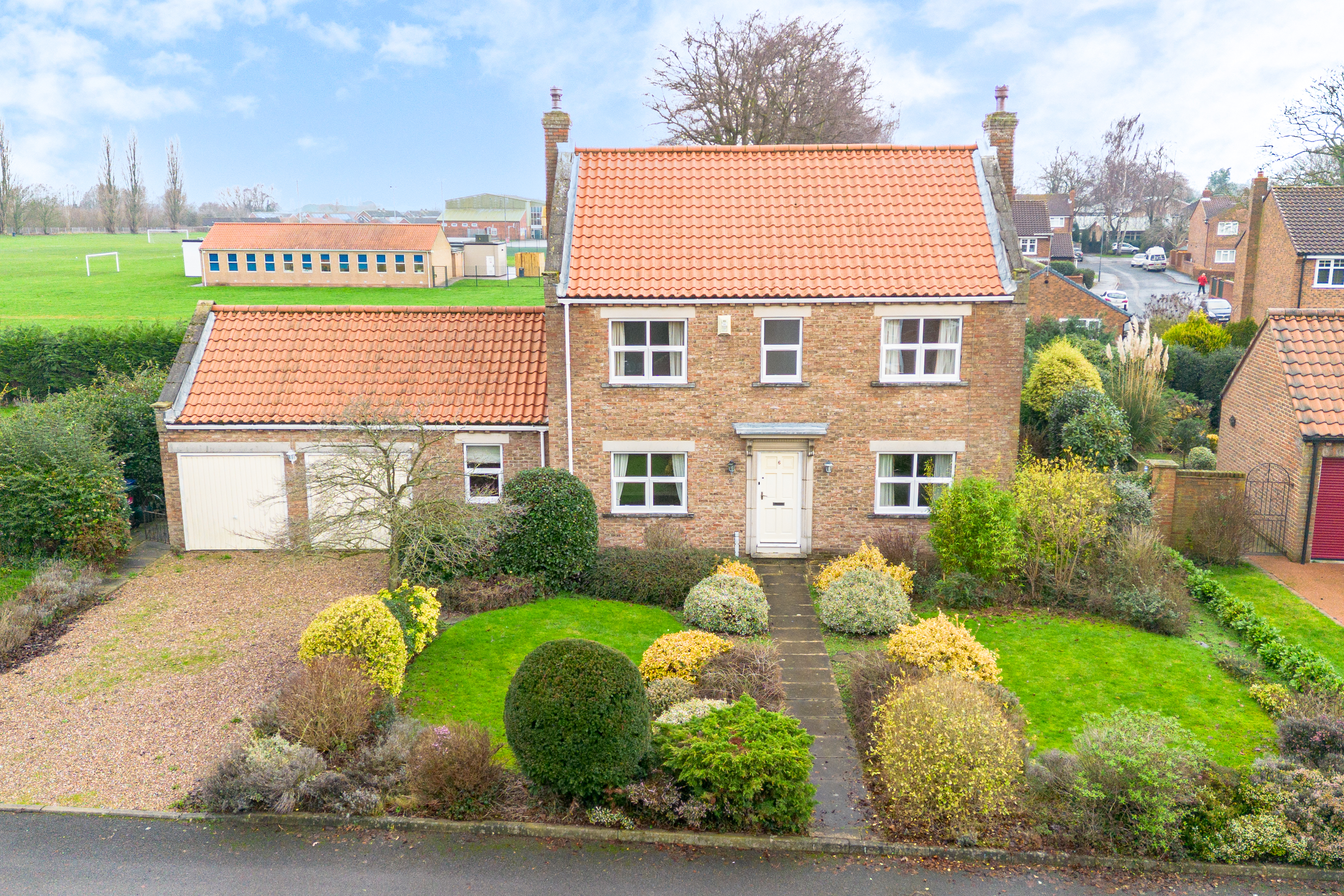 Glebe Garth, Barlby, Selby, YO8 - Photo 1