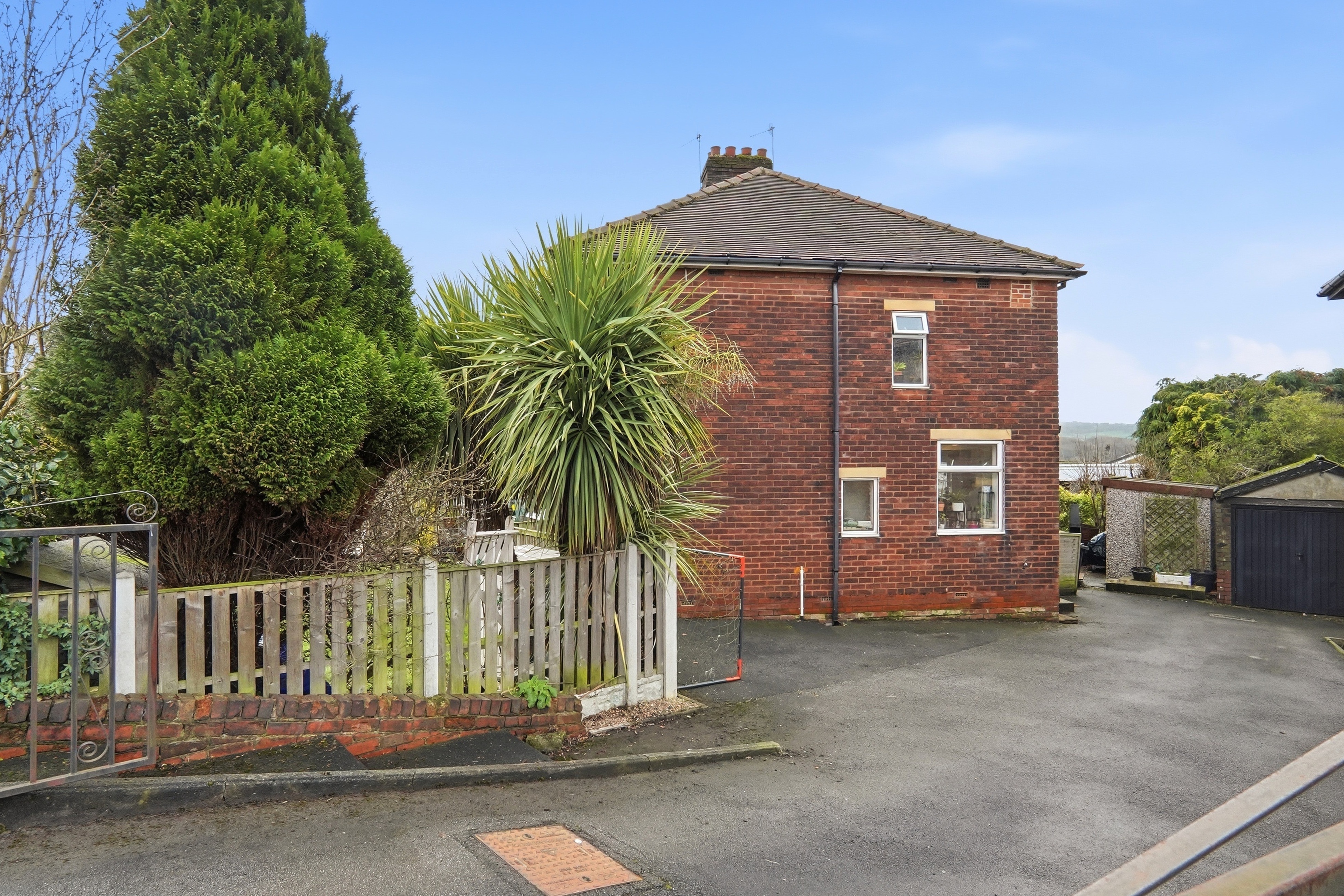 Leeds And Bradford Road, Leeds, LS13 - Photo 23