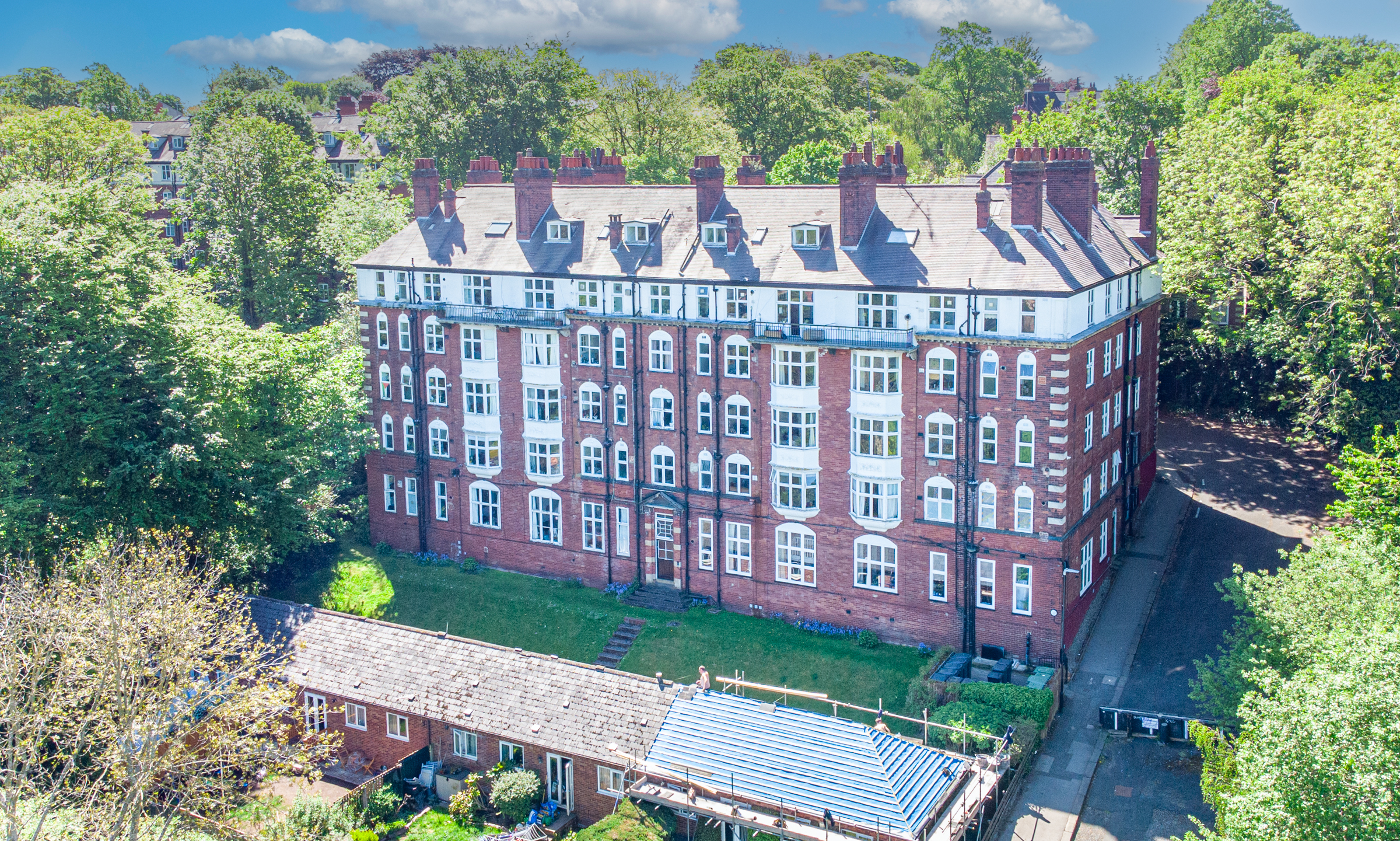 Flat 1, Grange Court, North Grange Mount, Leeds, LS6 - Photo 1
