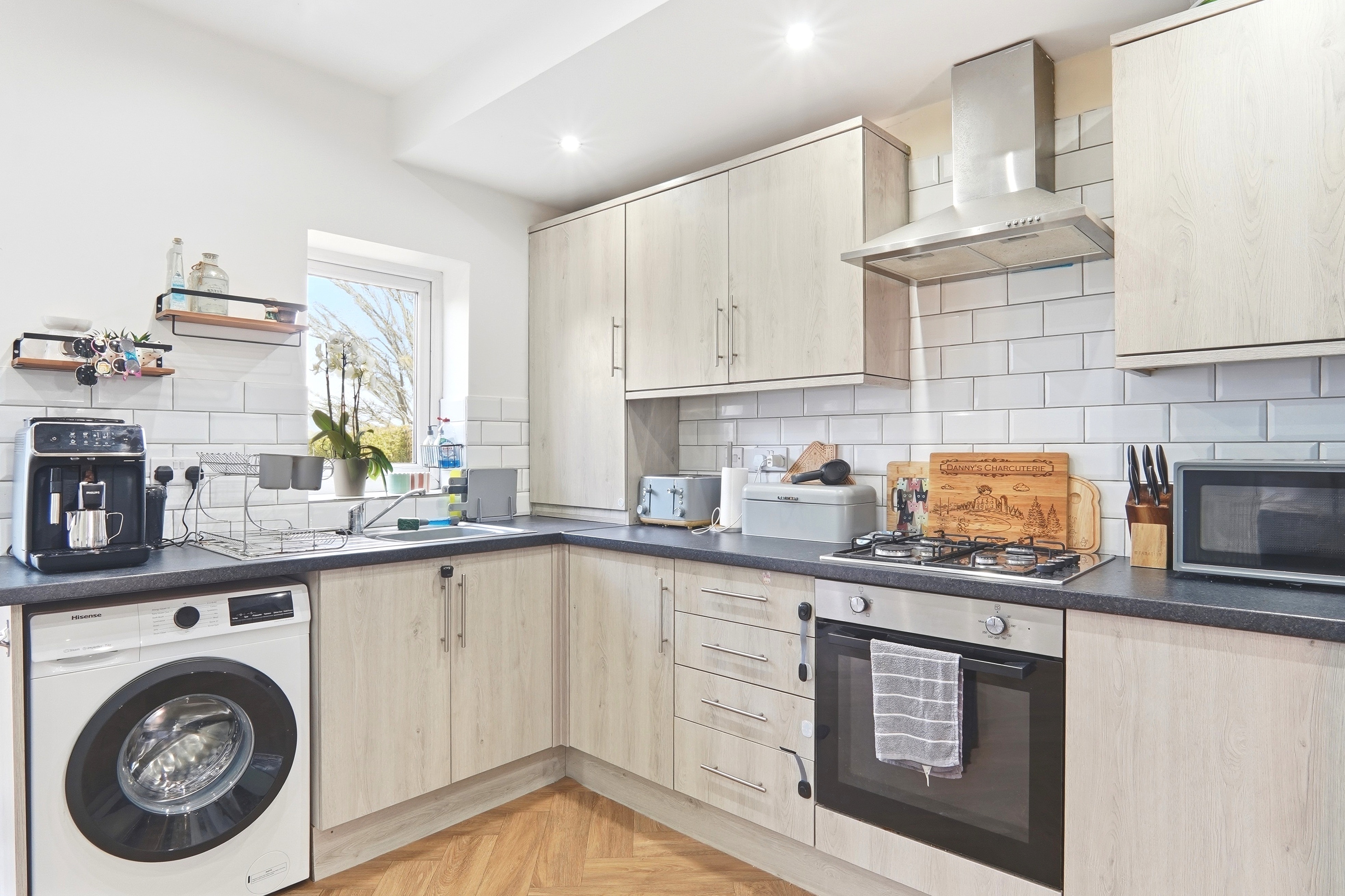 Leeds & Bradford Road, Leeds, LS13 - Photo 5
