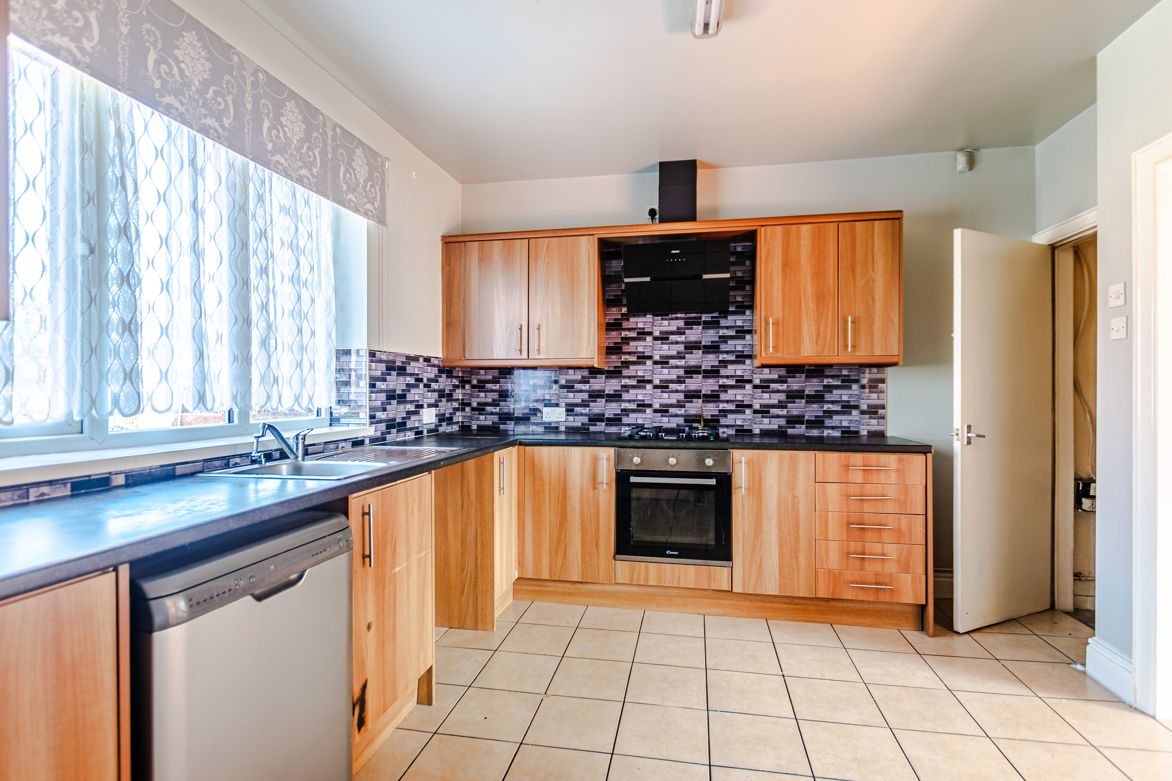 Shady Side, Hexthorpe, Doncaster, DN4 - Photo 5