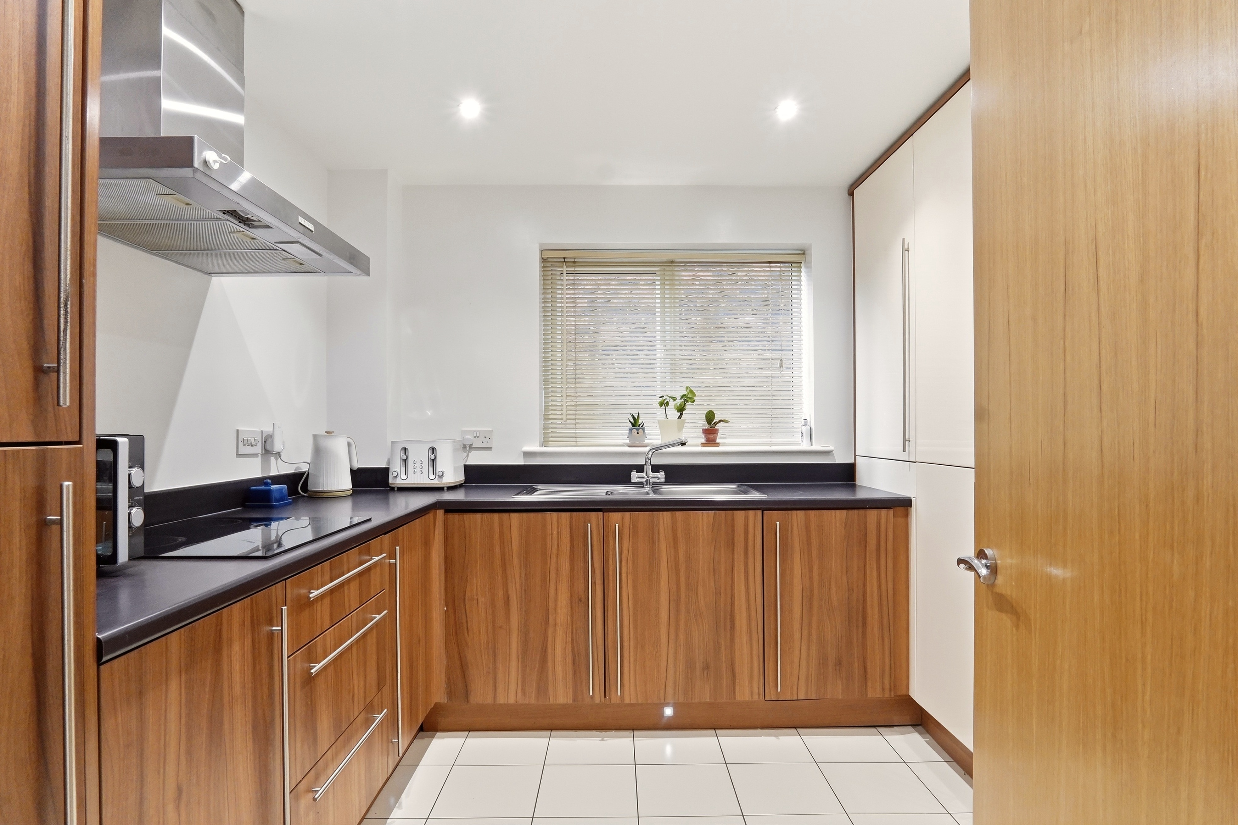 Potternewton Mount, Leeds, LS7 - Photo 12