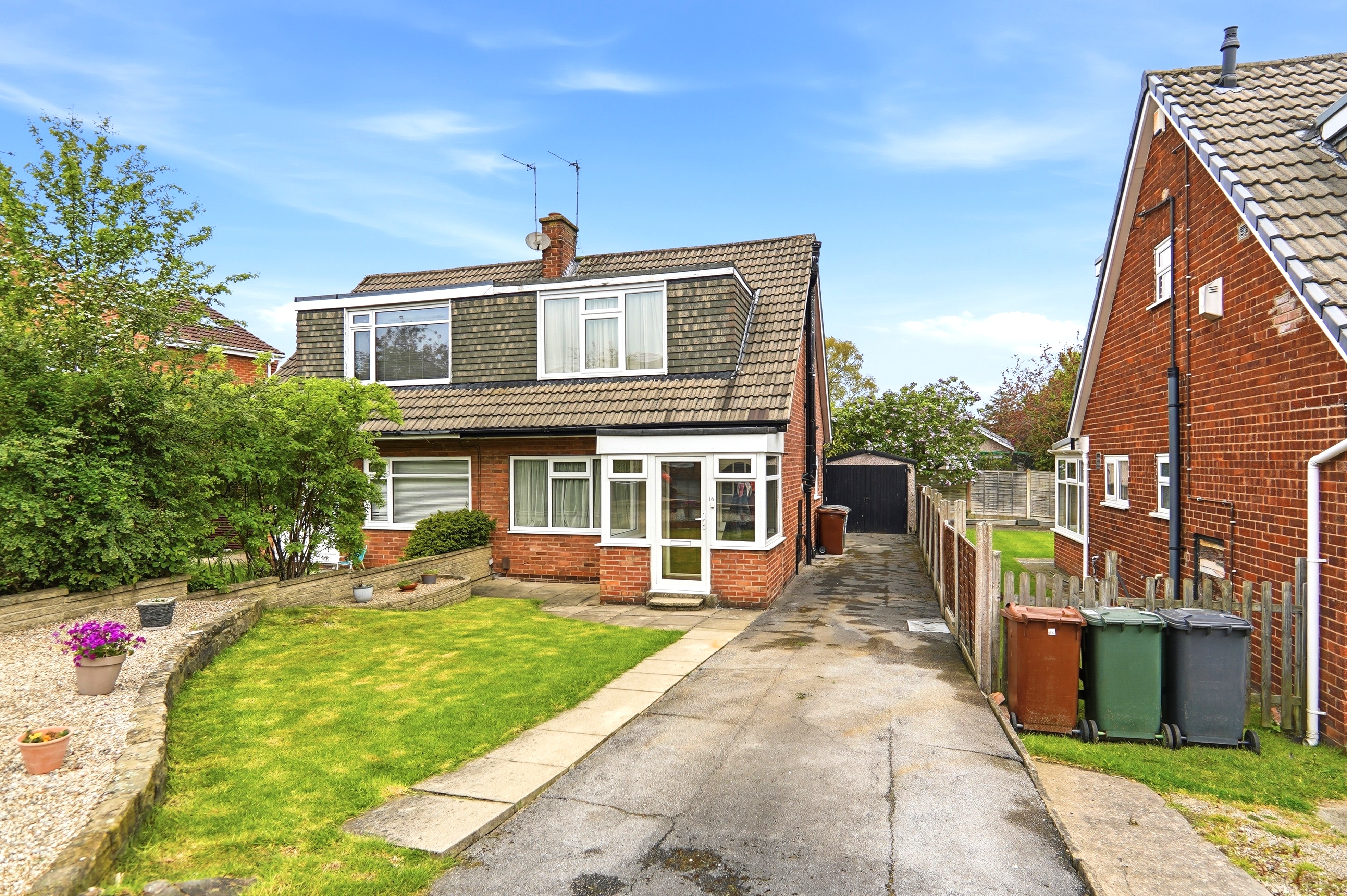 Brookhill Drive, Alwoodley, Leeds, LS17 - Photo 2