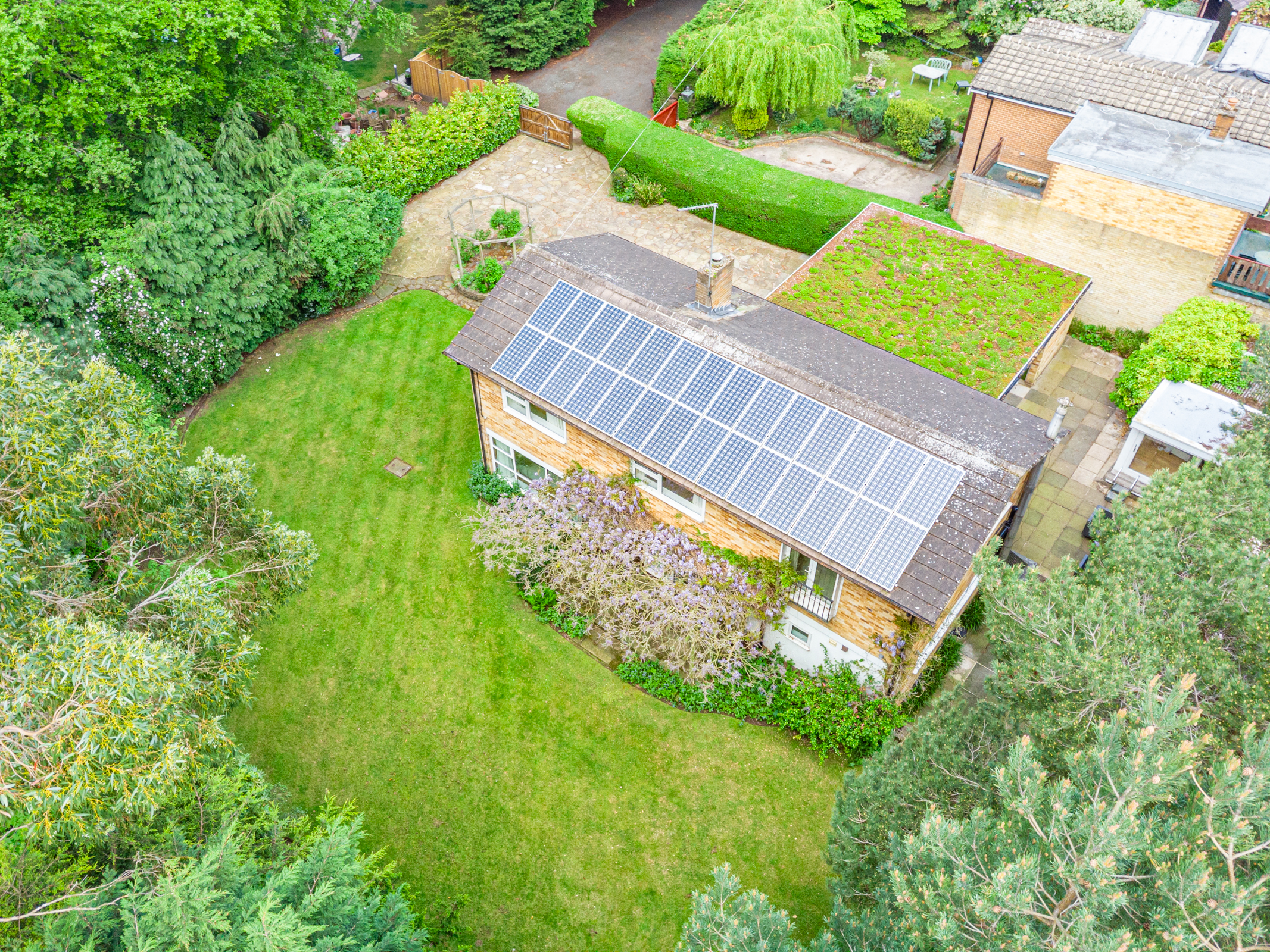 Roundhay, Leeds, LS8 - Photo 1