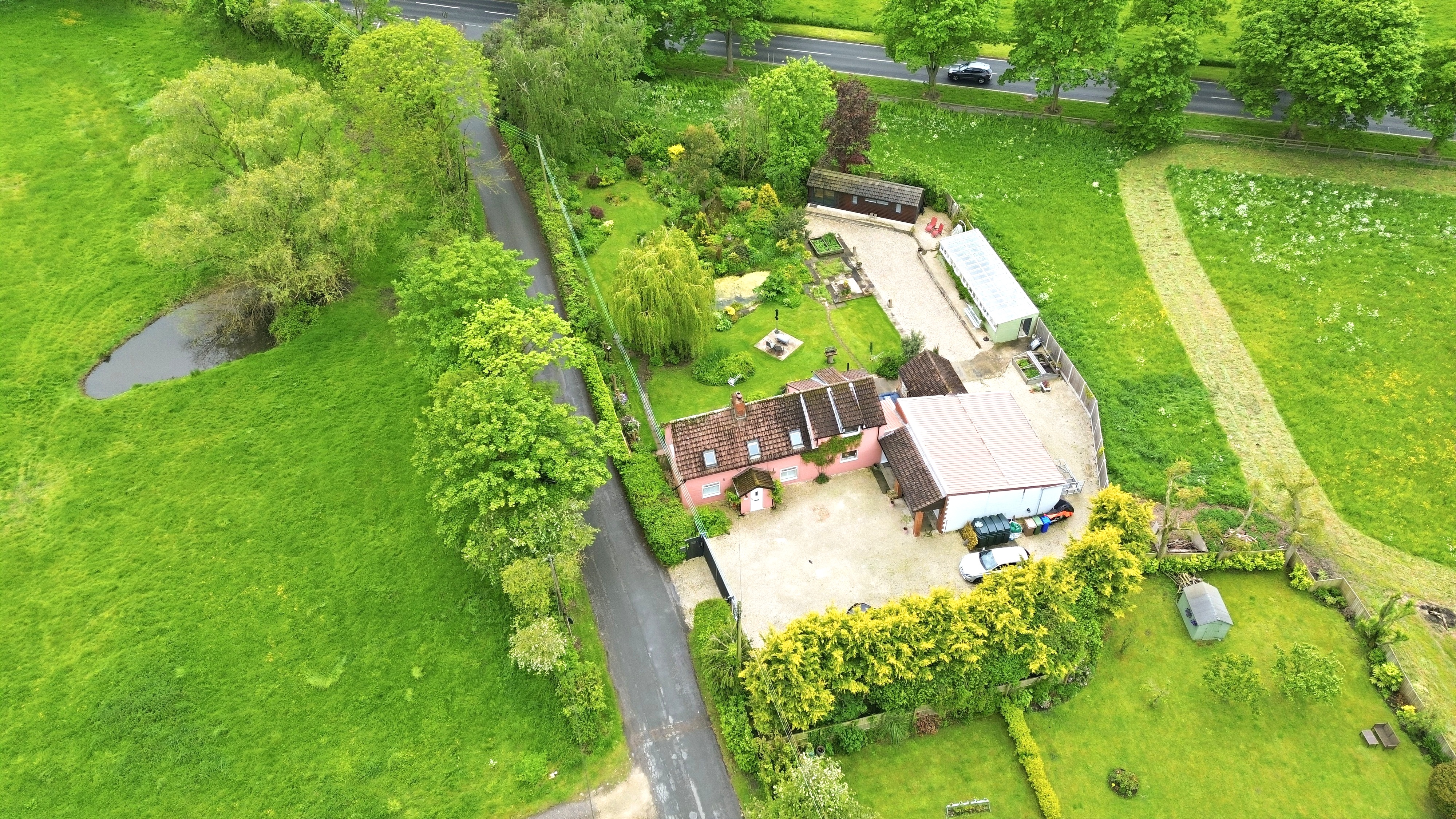April Cottage, Main Road, Newsholme, DN14 - Photo 44
