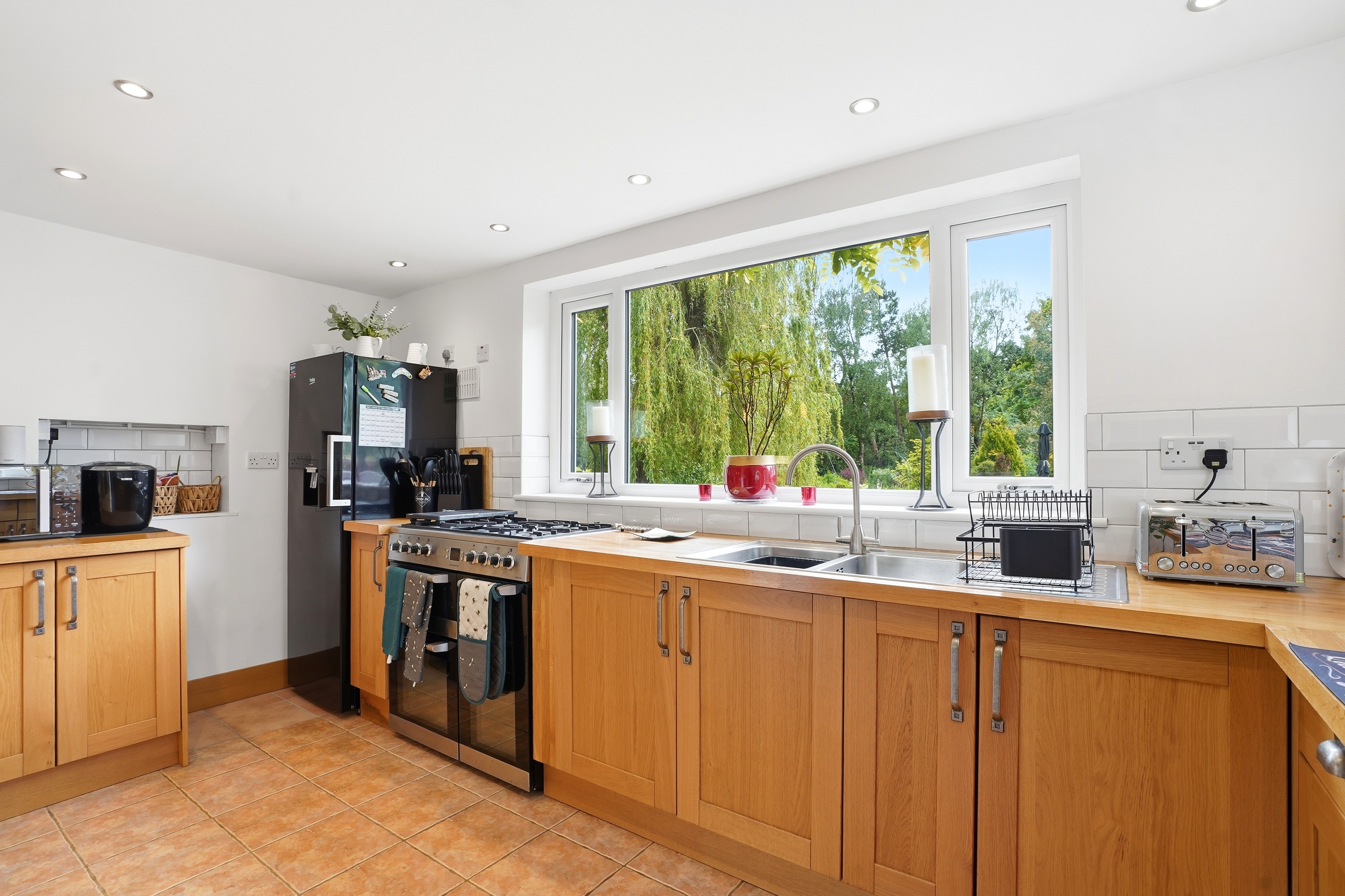 April Cottage, Main Road, Newsholme, DN14 - Photo 6