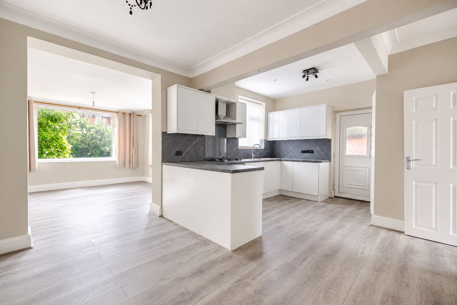 Moorland Walk, Moortown, Leeds, LS17 - Photo 3