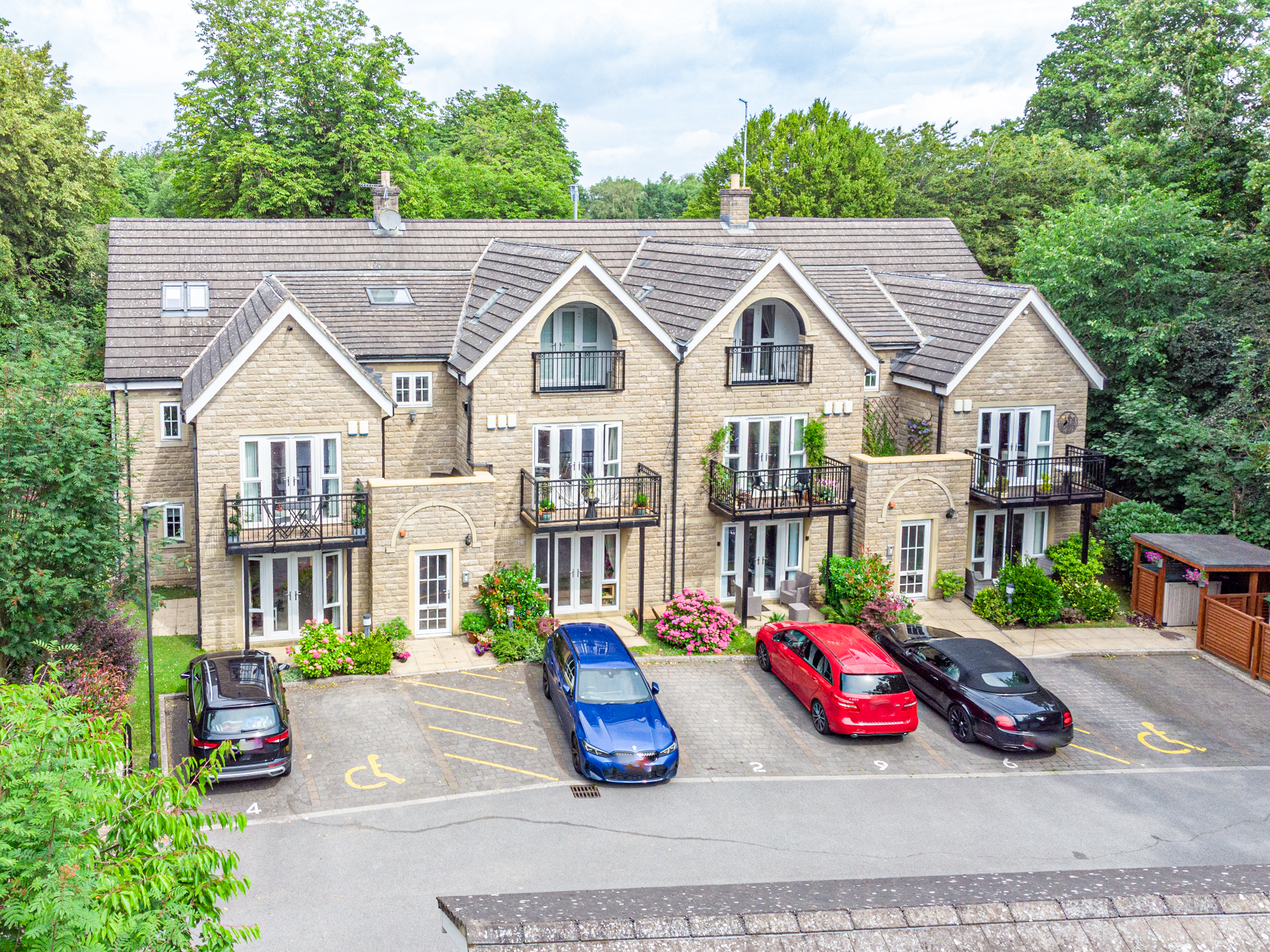 Shadwell Lane, Leeds, LS17 - Photo 1