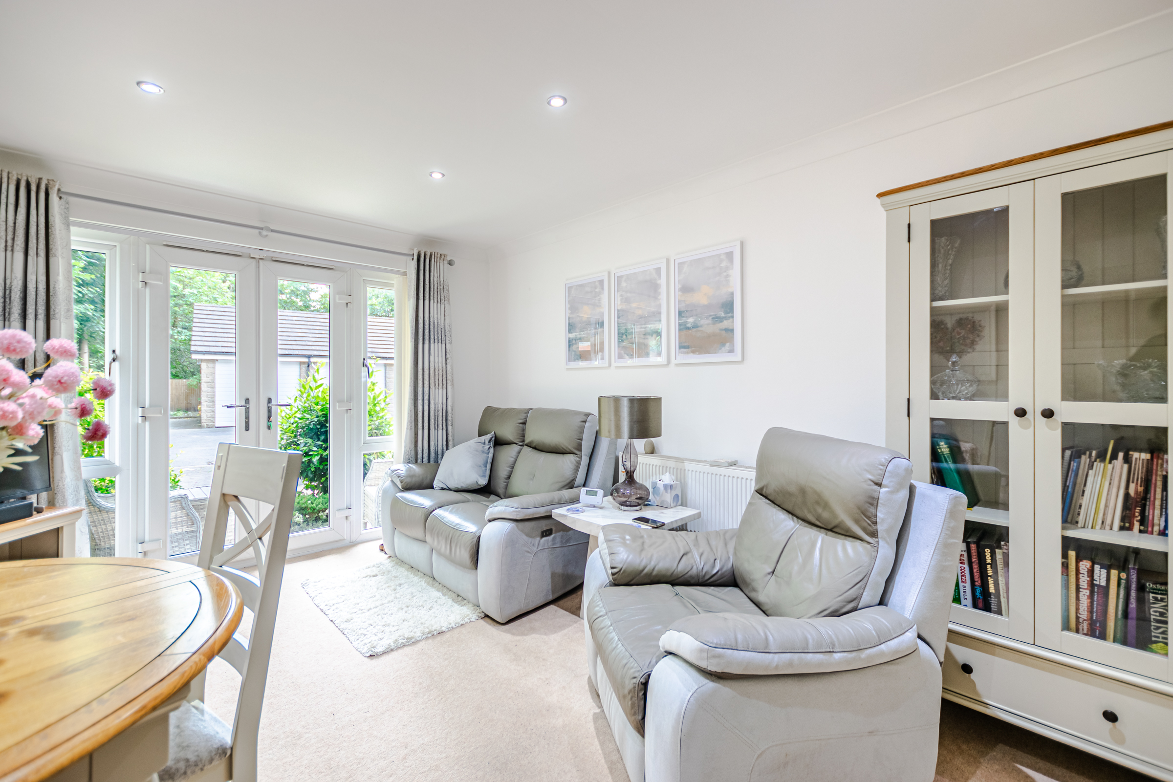 Shadwell Lane, Leeds, LS17 - Photo 3