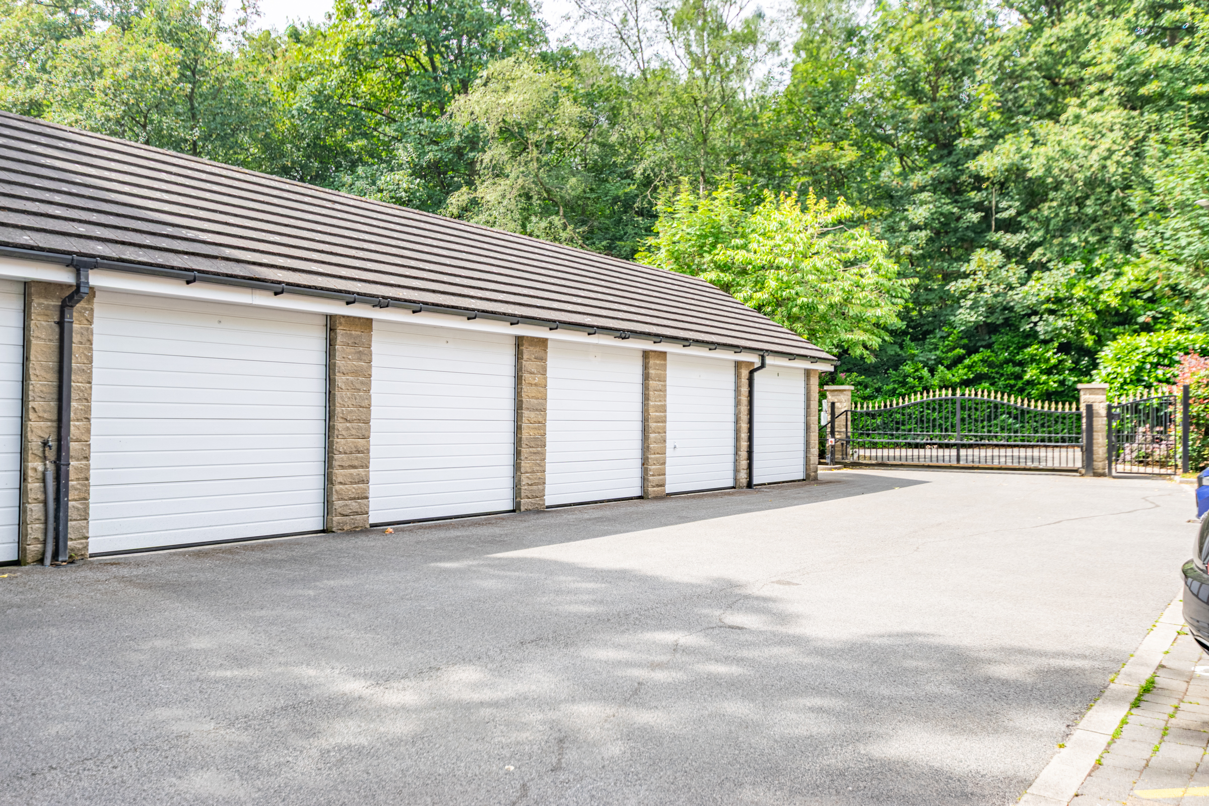 Shadwell Lane, Leeds, LS17 - Photo 17