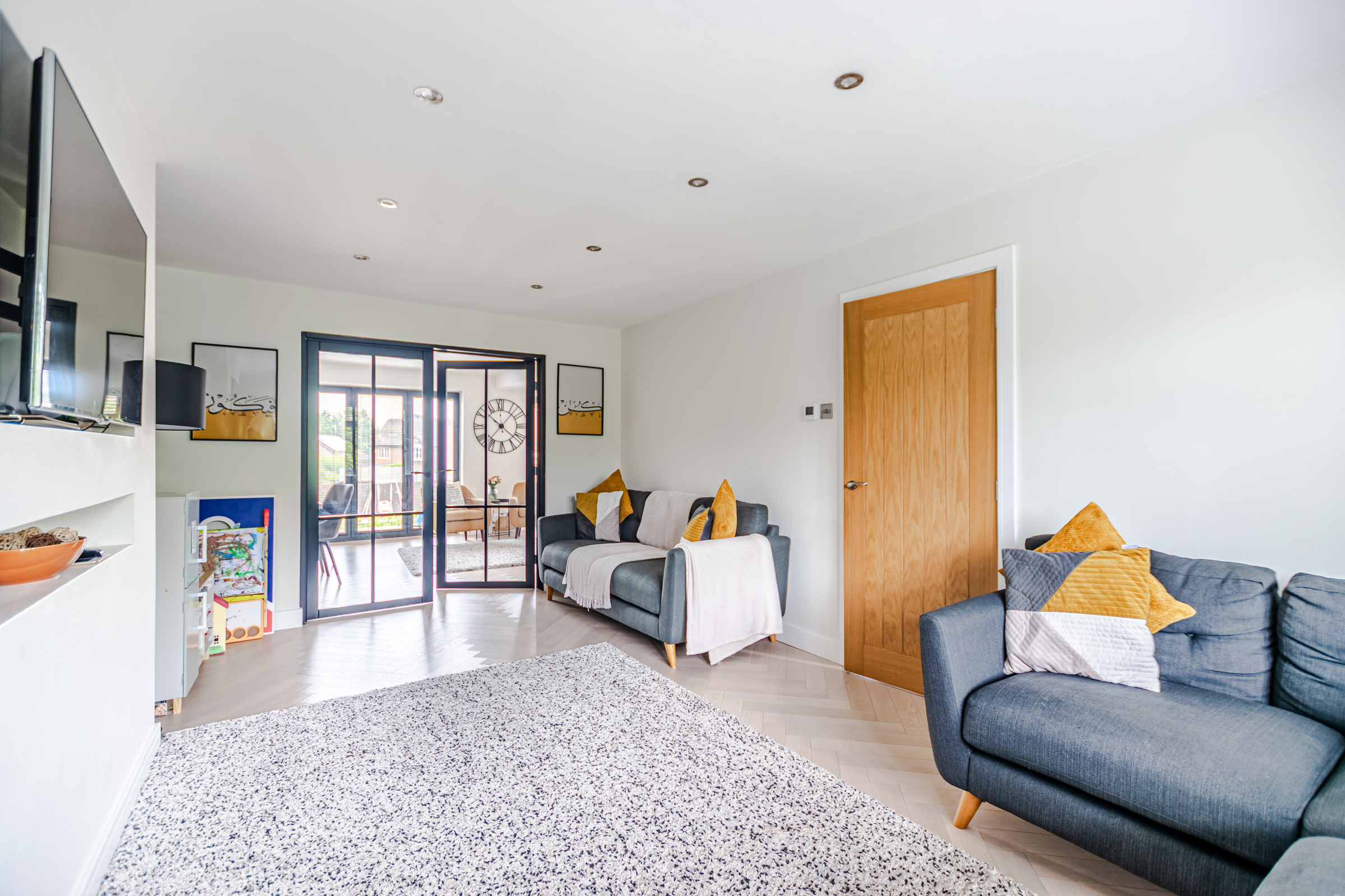 Hawthorne Gardens, Adel, Leeds, LS16 - Photo 3