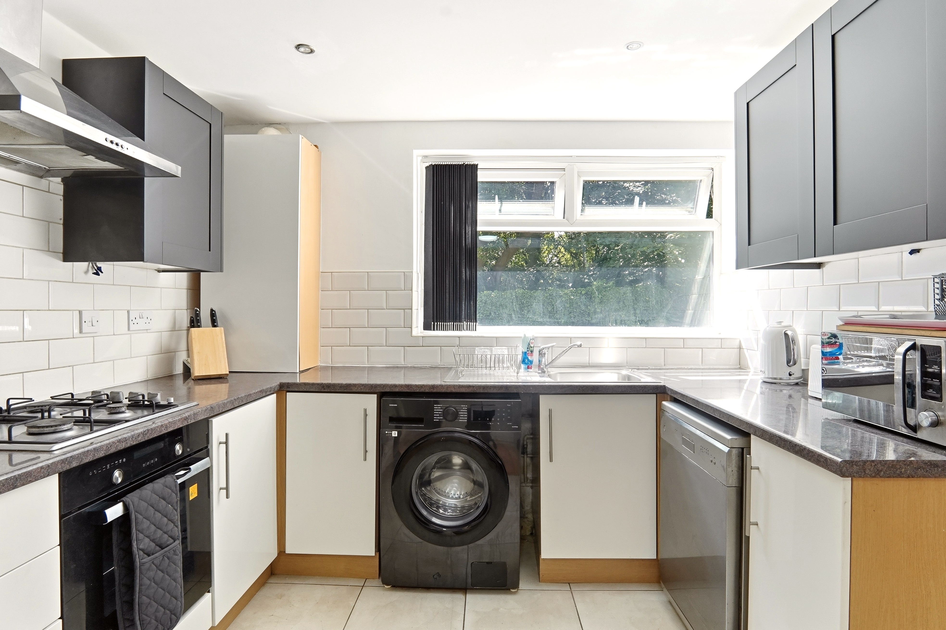 Woodland Court, Well House Road, Gledhow, Leeds, LS8 - Photo 5