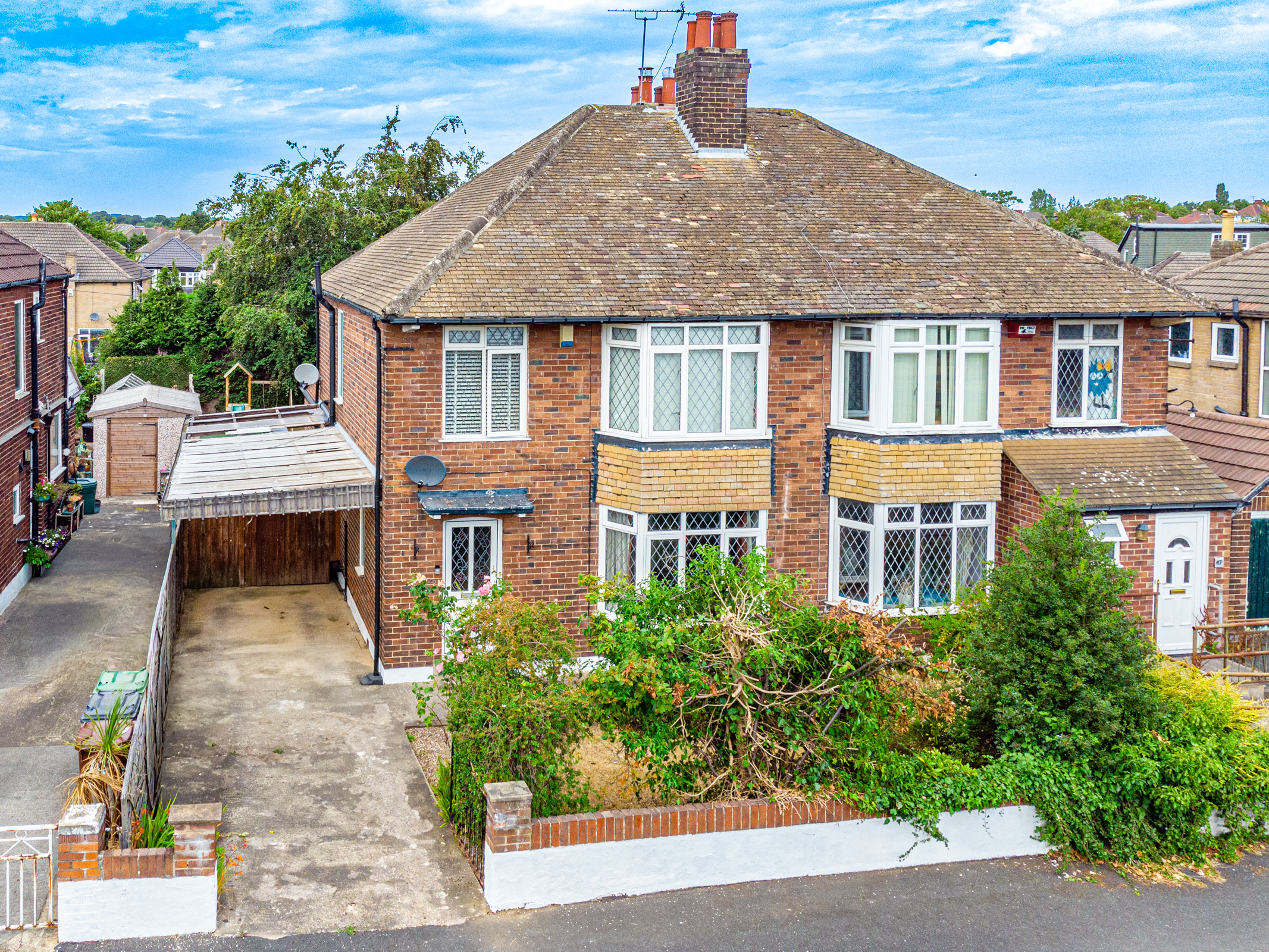 Carr Manor Grove, Moortown, Leeds, LS17 - Photo 1