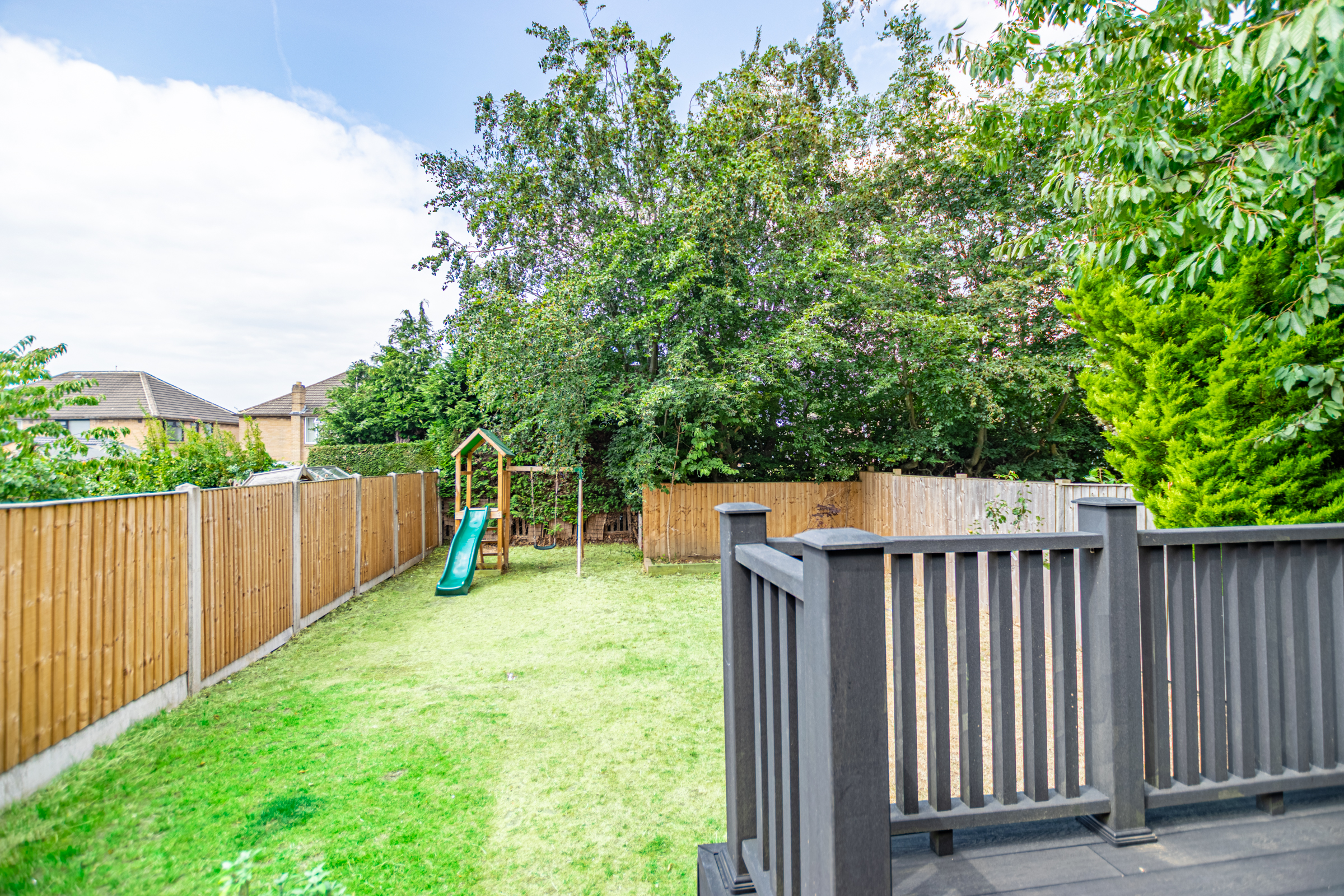 Carr Manor Grove, Moortown, Leeds, LS17 - Photo 25