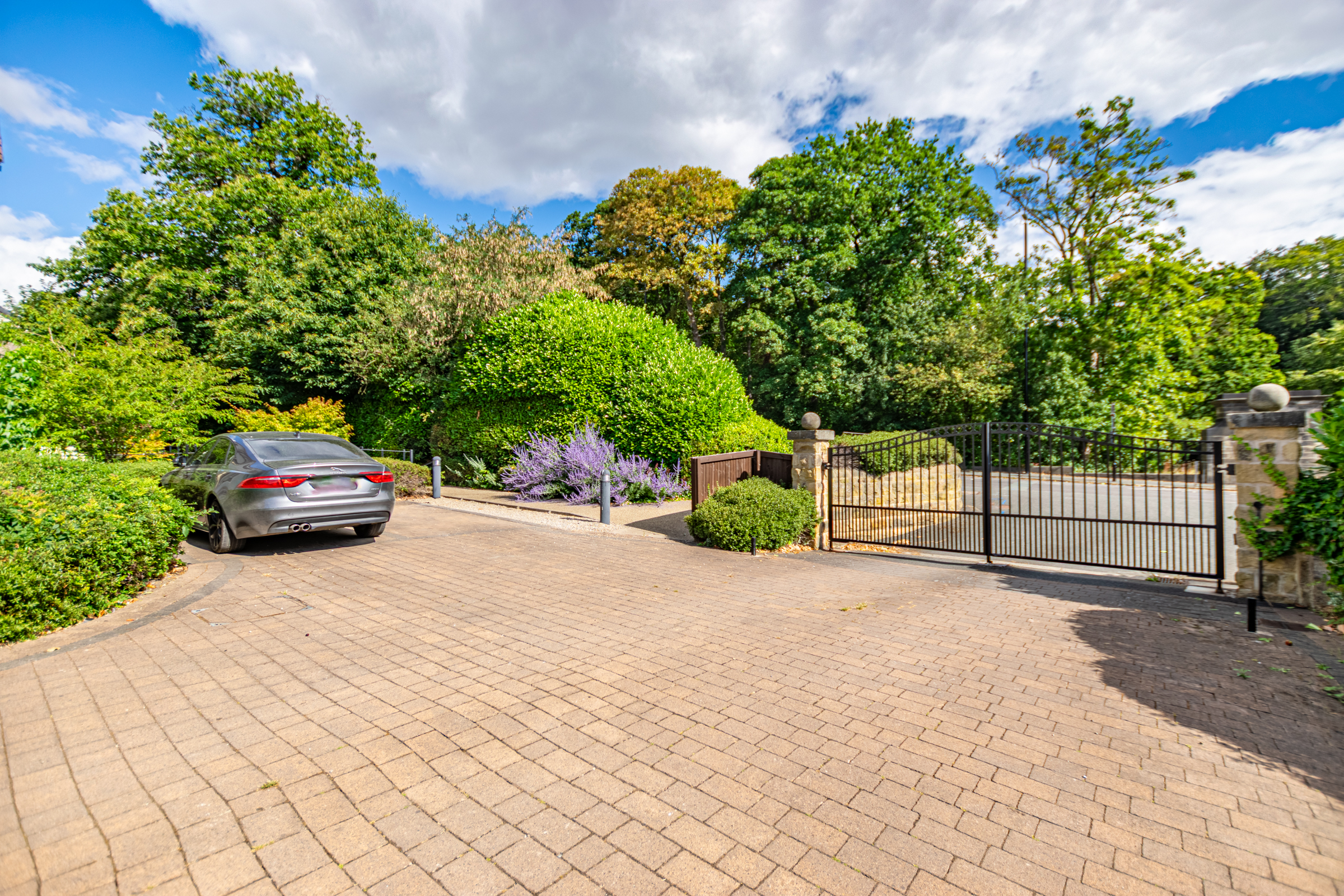 Roundhay, Leeds, LS8 - Photo 24