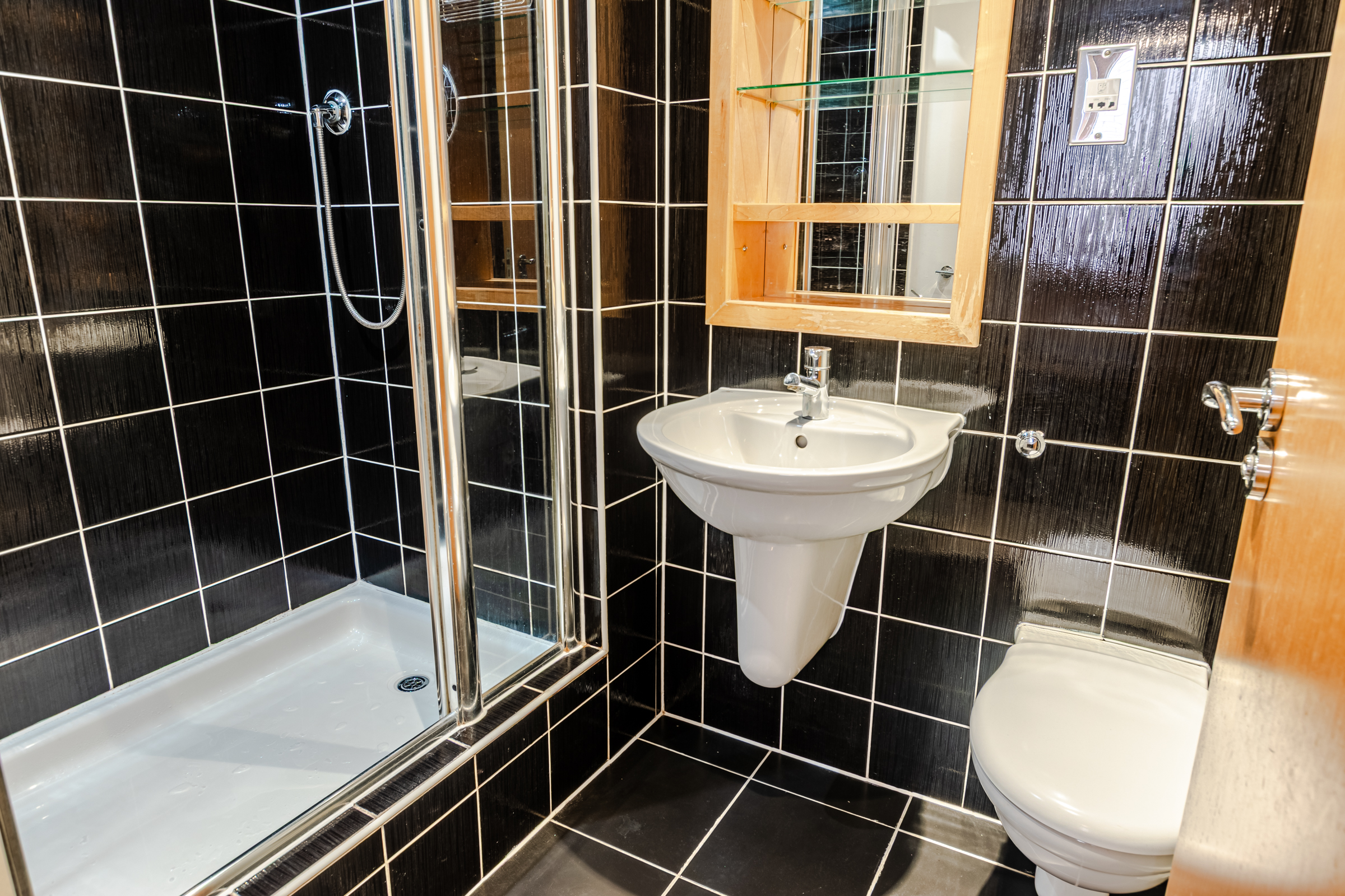 2 Bowman Lane, Leeds, LS10 - Photo 13
