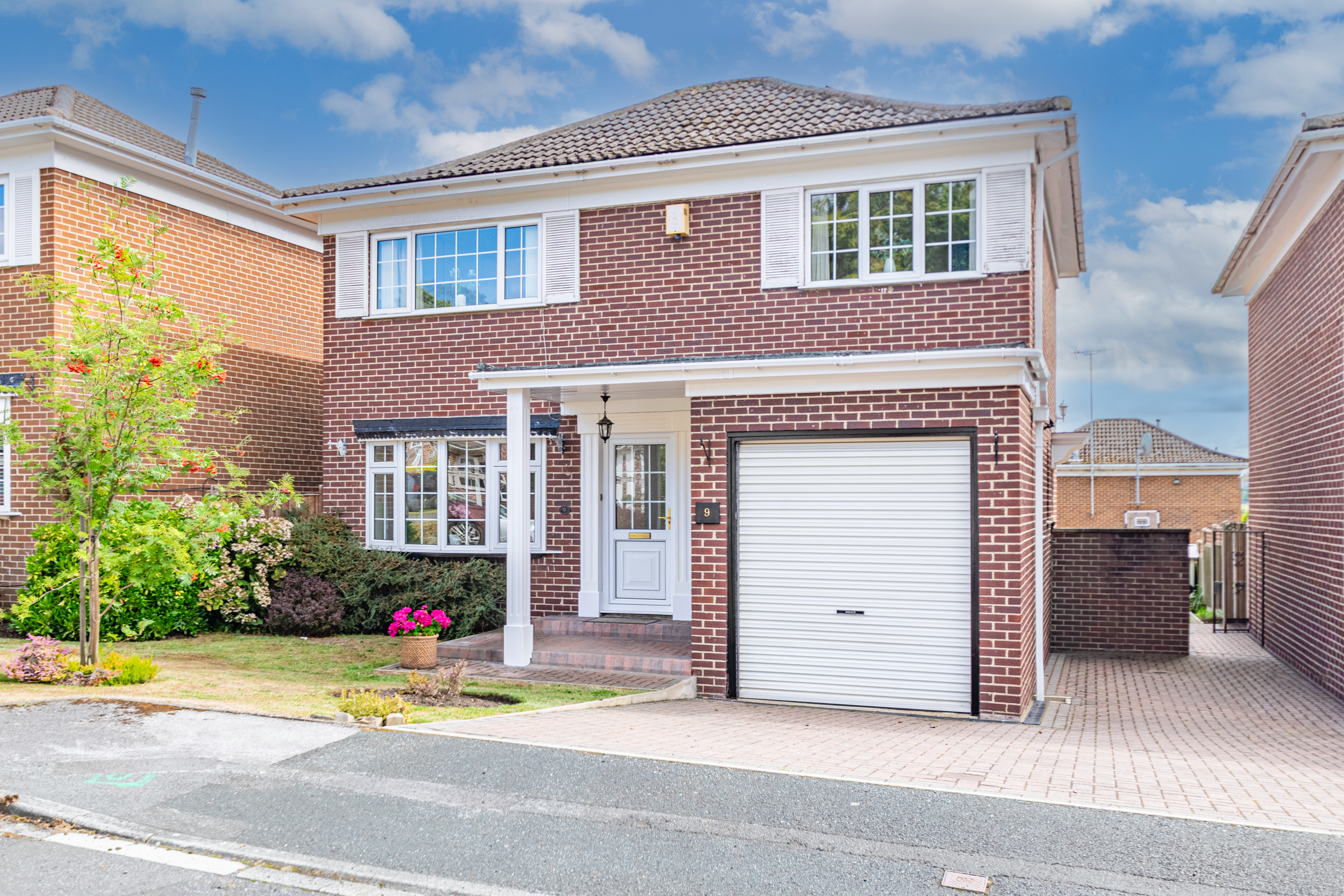 Oakwood Rise, Roundhay, Leeds, LS8 - Photo 1