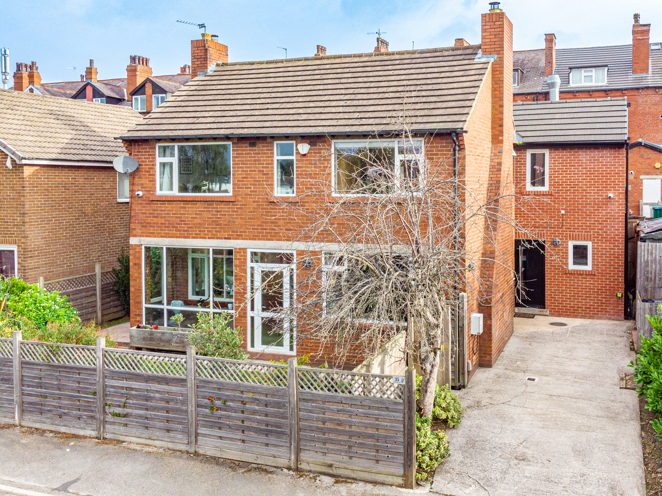 Devonshire Lane, Roundhay, Leeds, LS8 - Photo 1