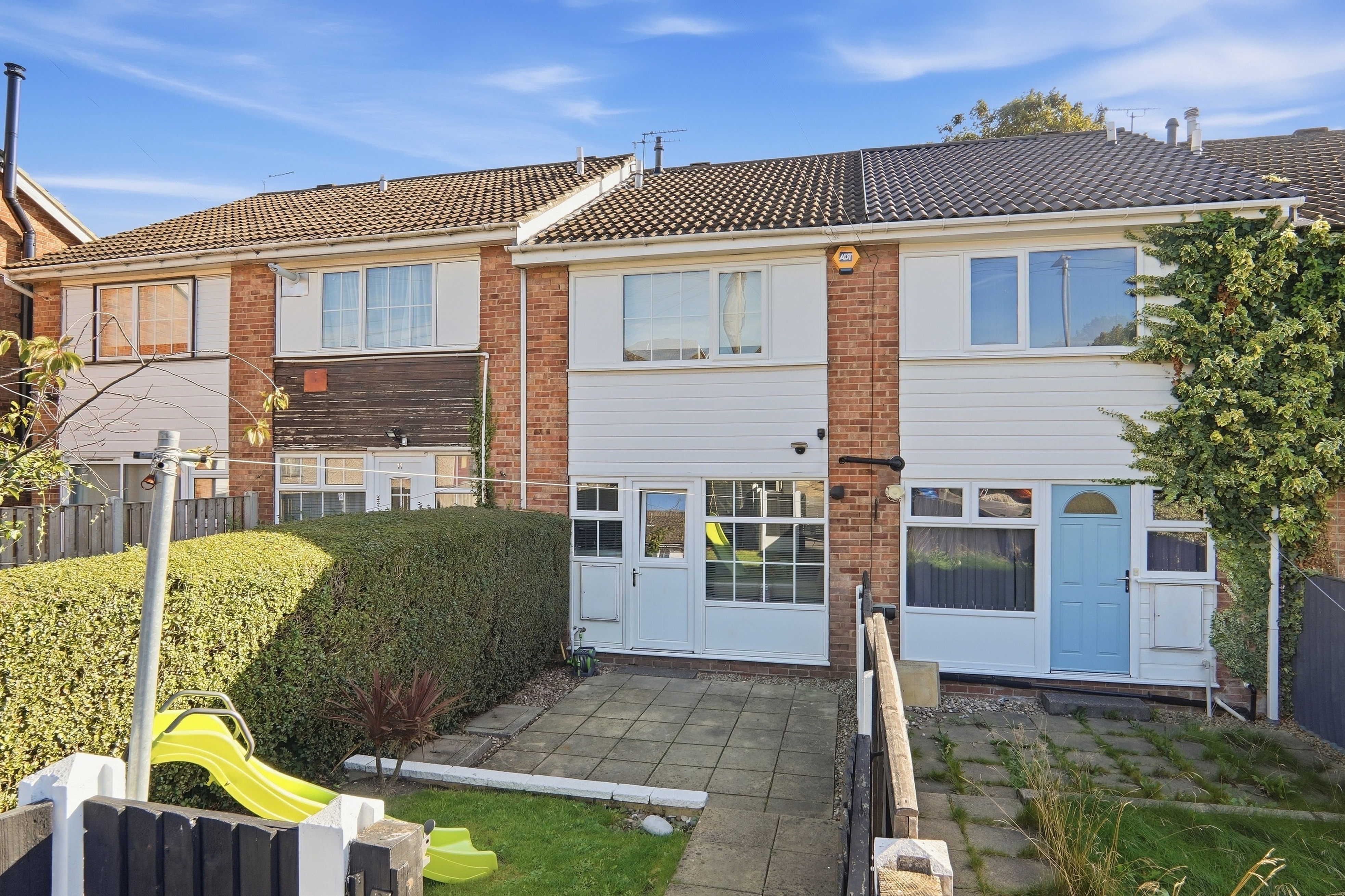 Lawns Mount, Leeds, LS12 - Photo 1