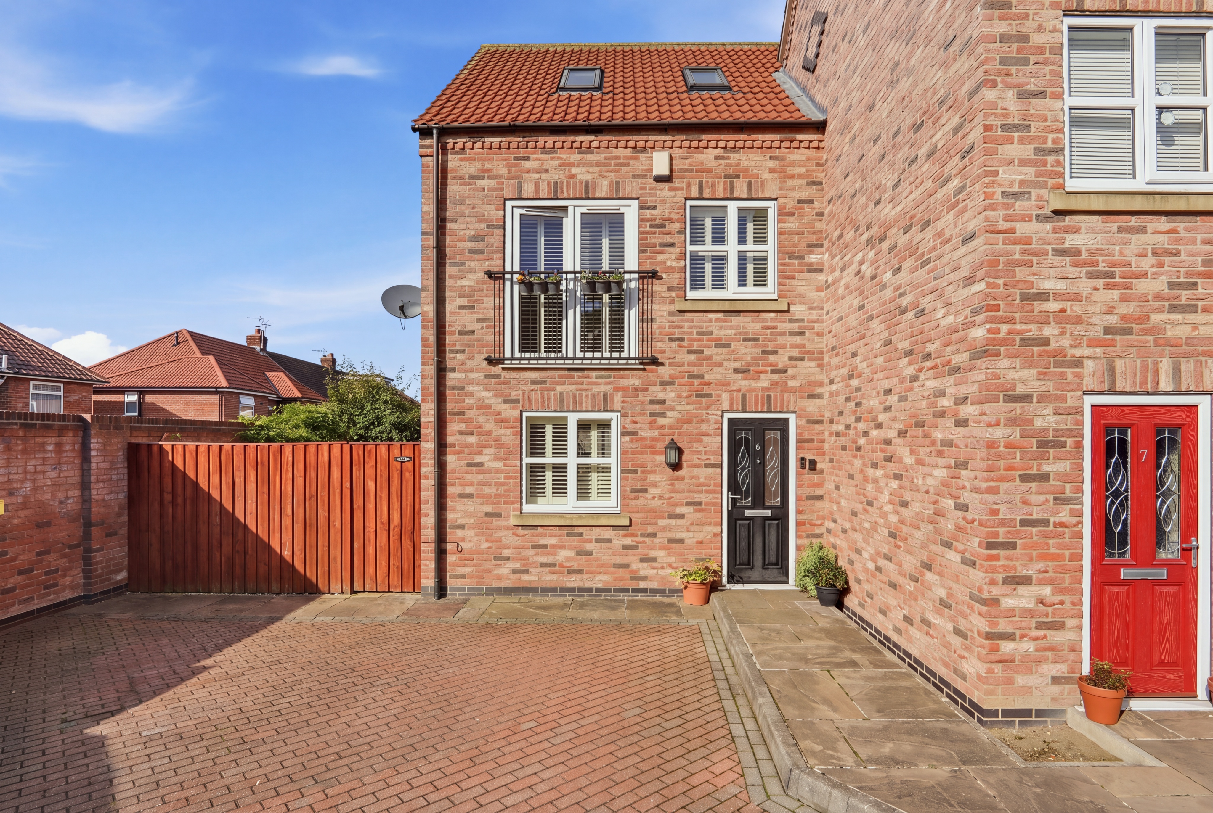 Holly Bank Close, York, YO24 - Photo 1