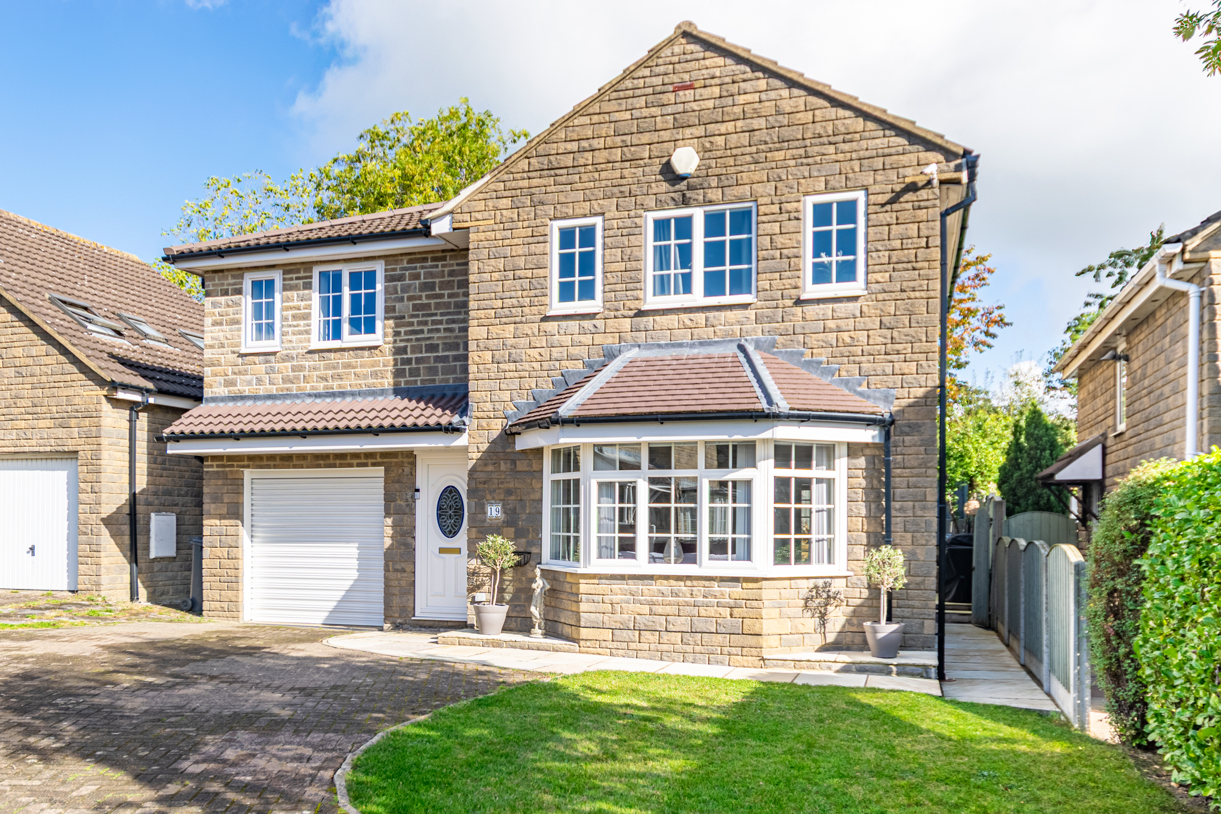 Westwinn Garth, Whinmoor, Leeds, LS14 - Photo 1