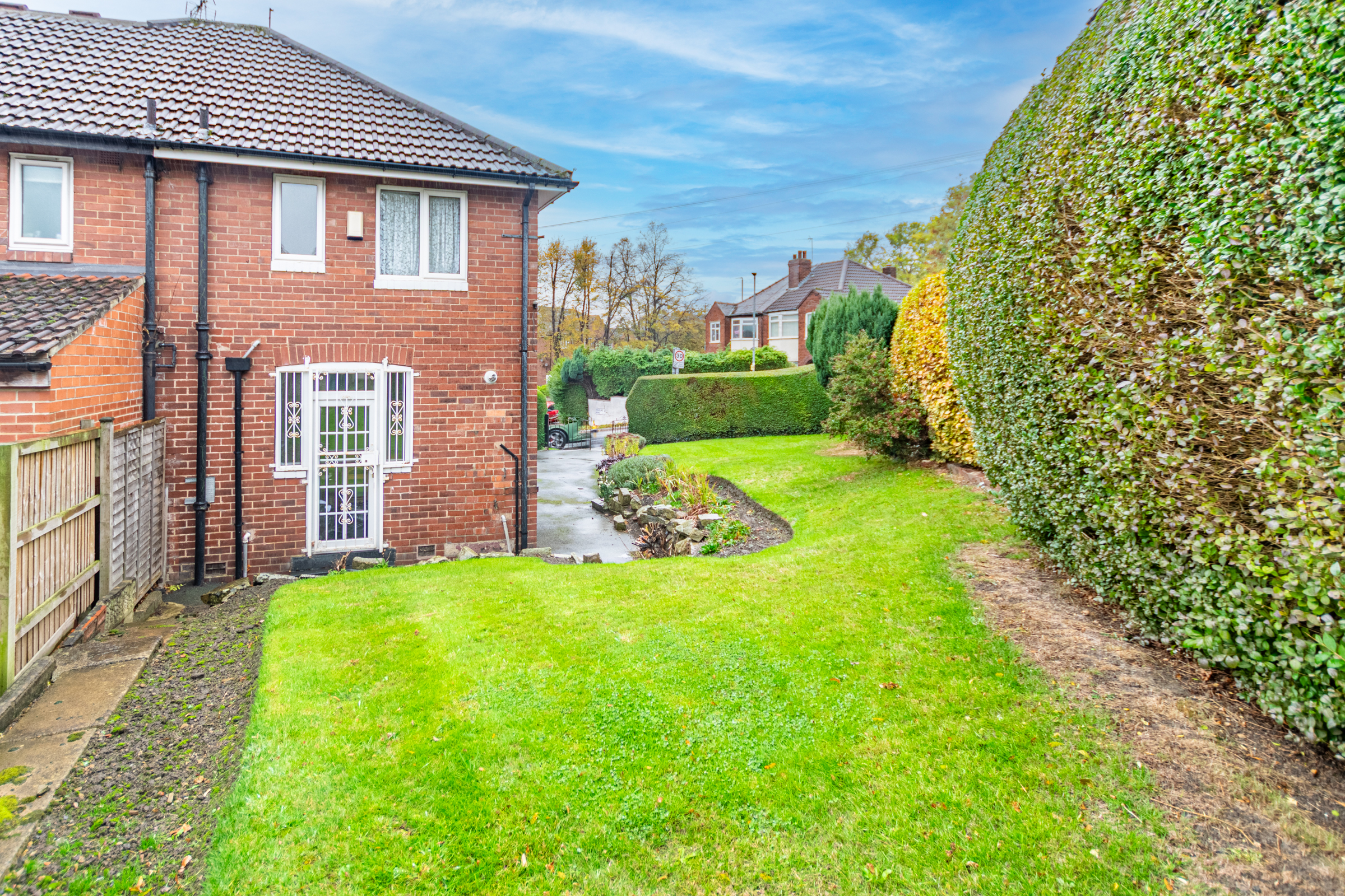 Roxholme Grove, Chapeltown, Leeds, LS7 - Photo 16