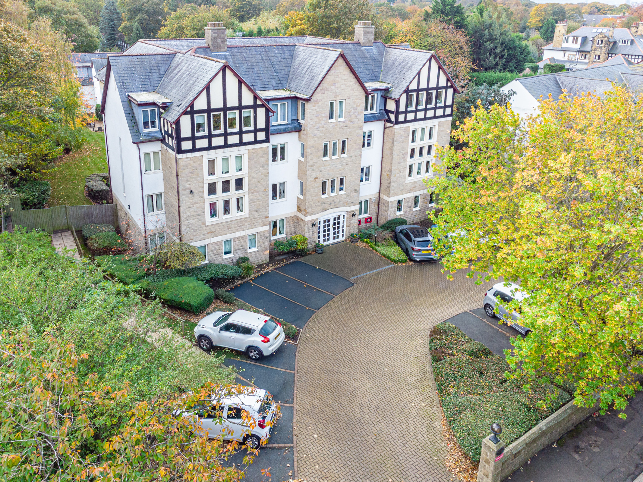 Park Avenue, Roundhay, Leeds, LS8 - Photo 1