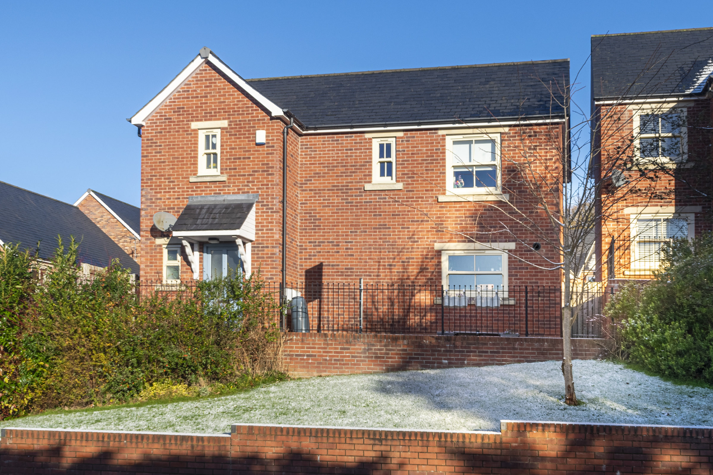 Oak Park Close, Cookridge, Leeds, LS16 - Photo 1
