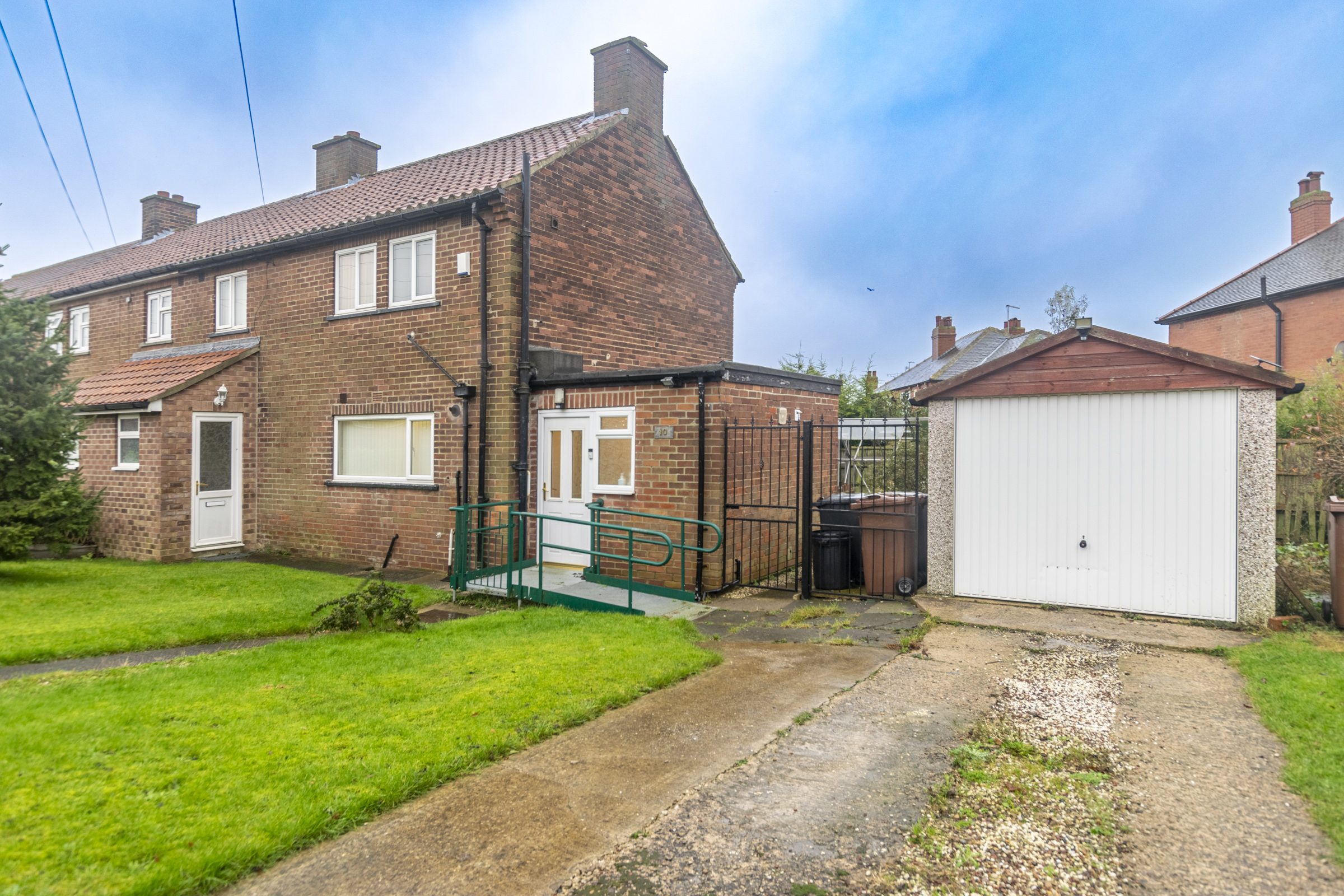 Belle Vue Road, Leeds, LS15 - Photo 1