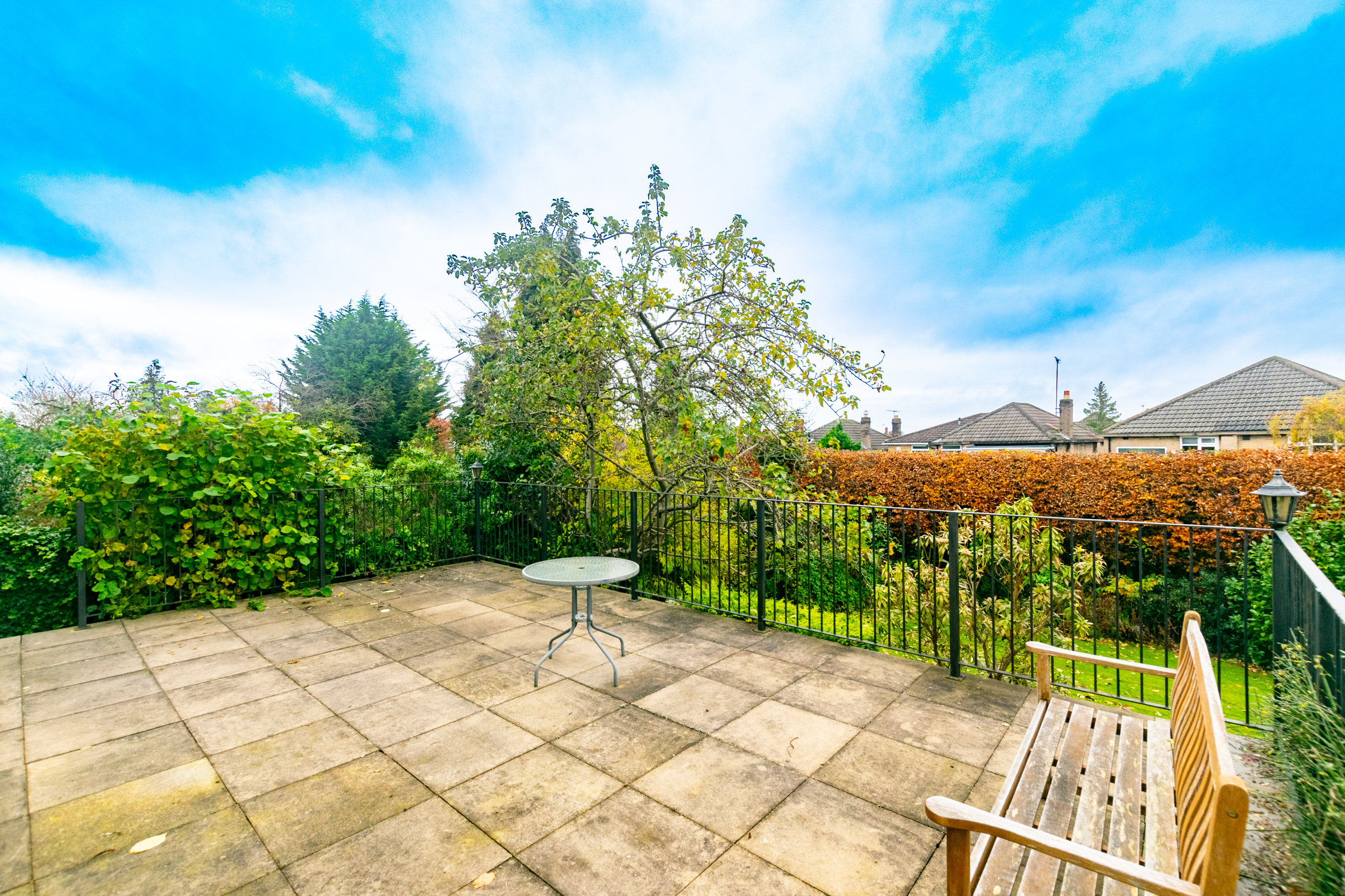 Sandhill Mount, Alwoodley, Leeds, LS17 - Photo 32
